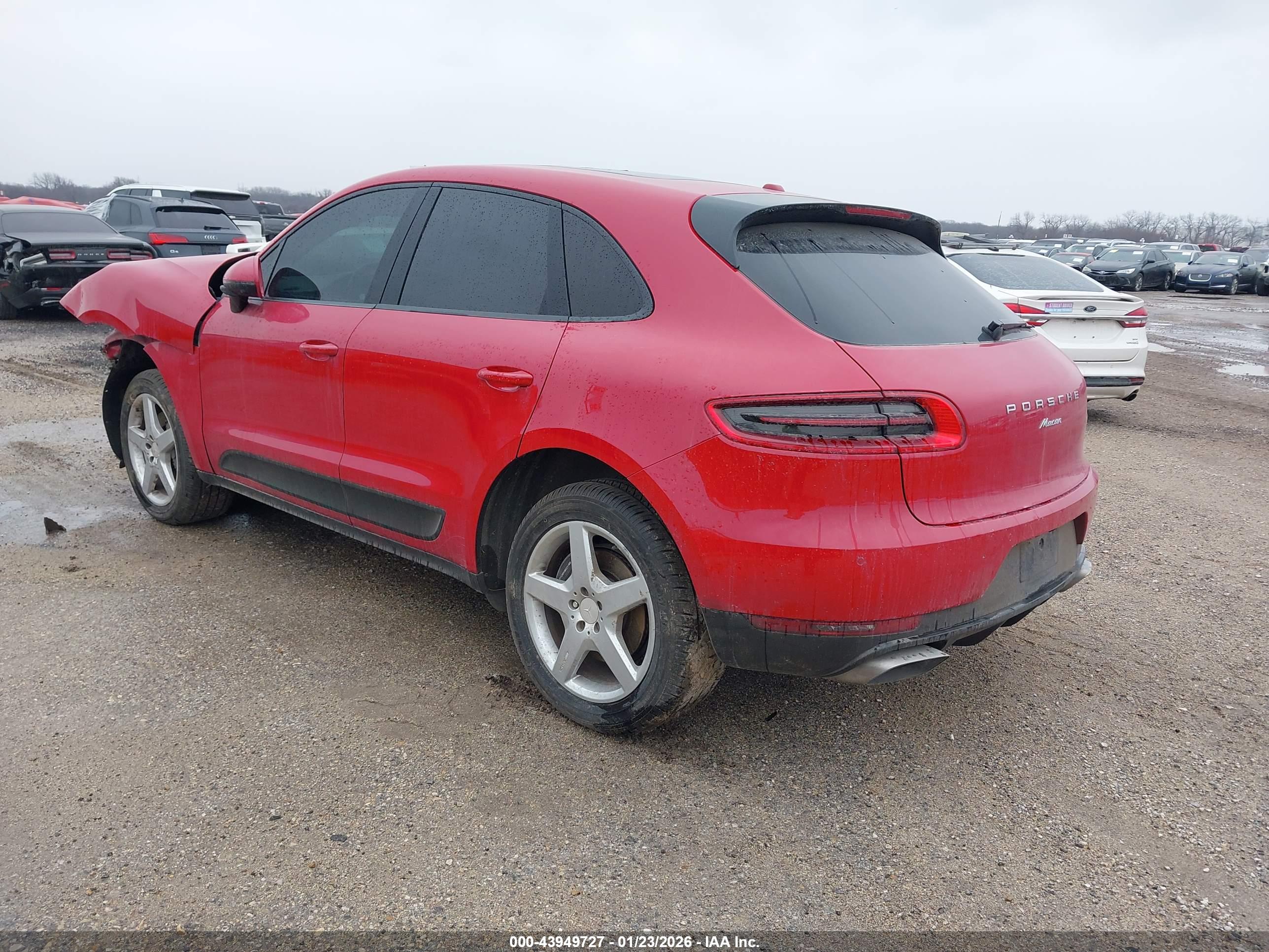 PORSCHE MACAN image 3