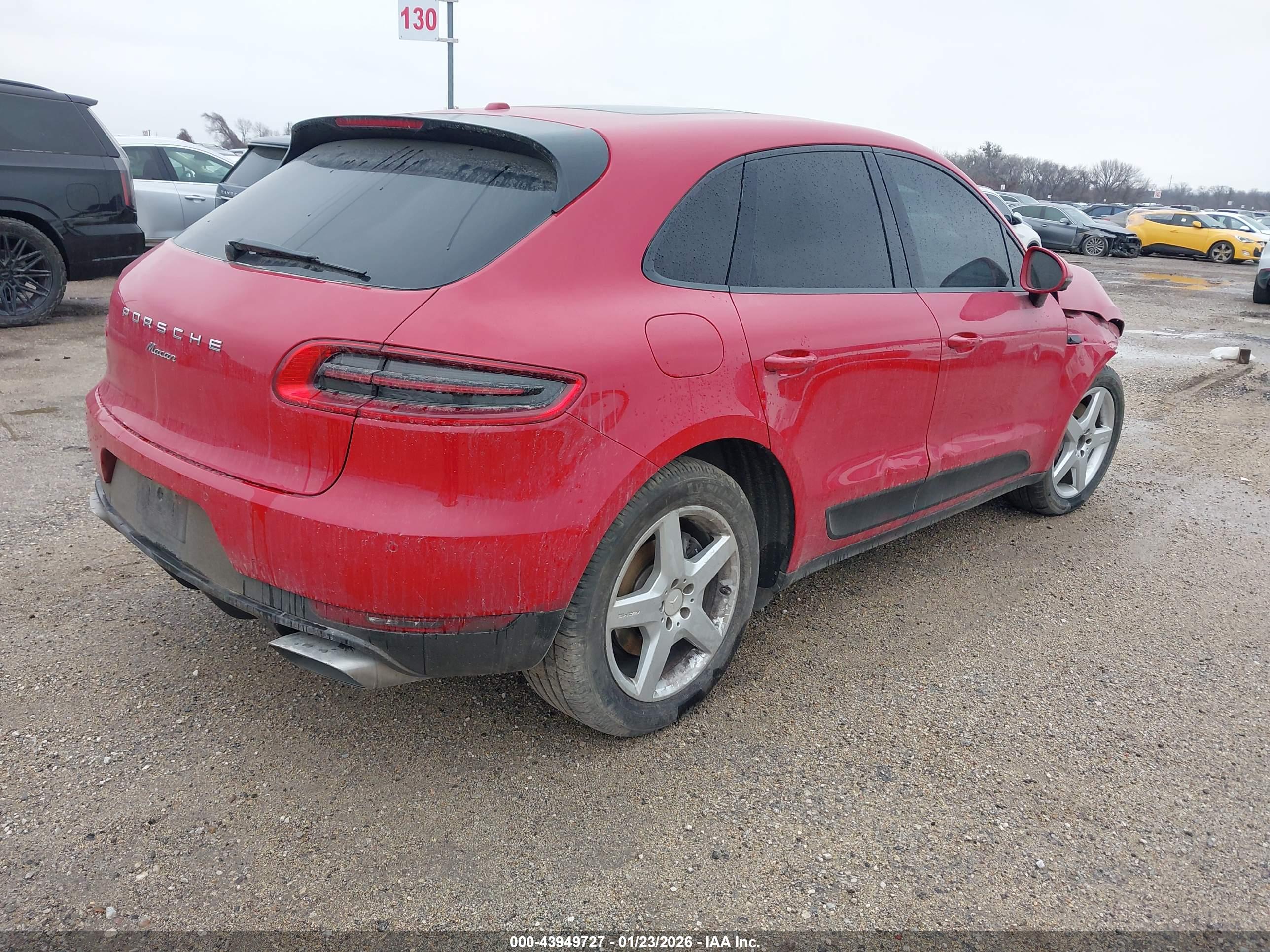 PORSCHE MACAN image 4