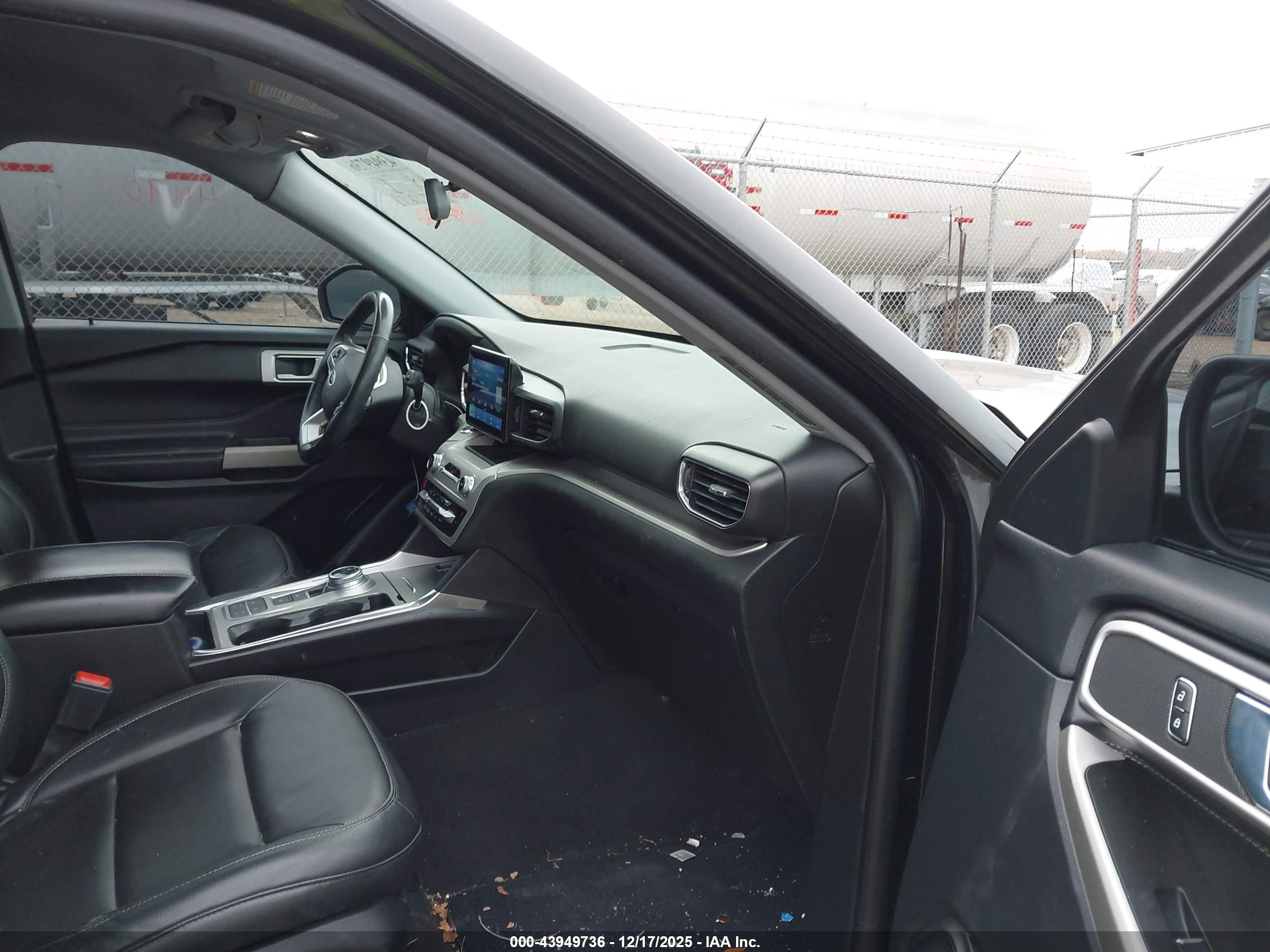 FORD EXPLORER image 5