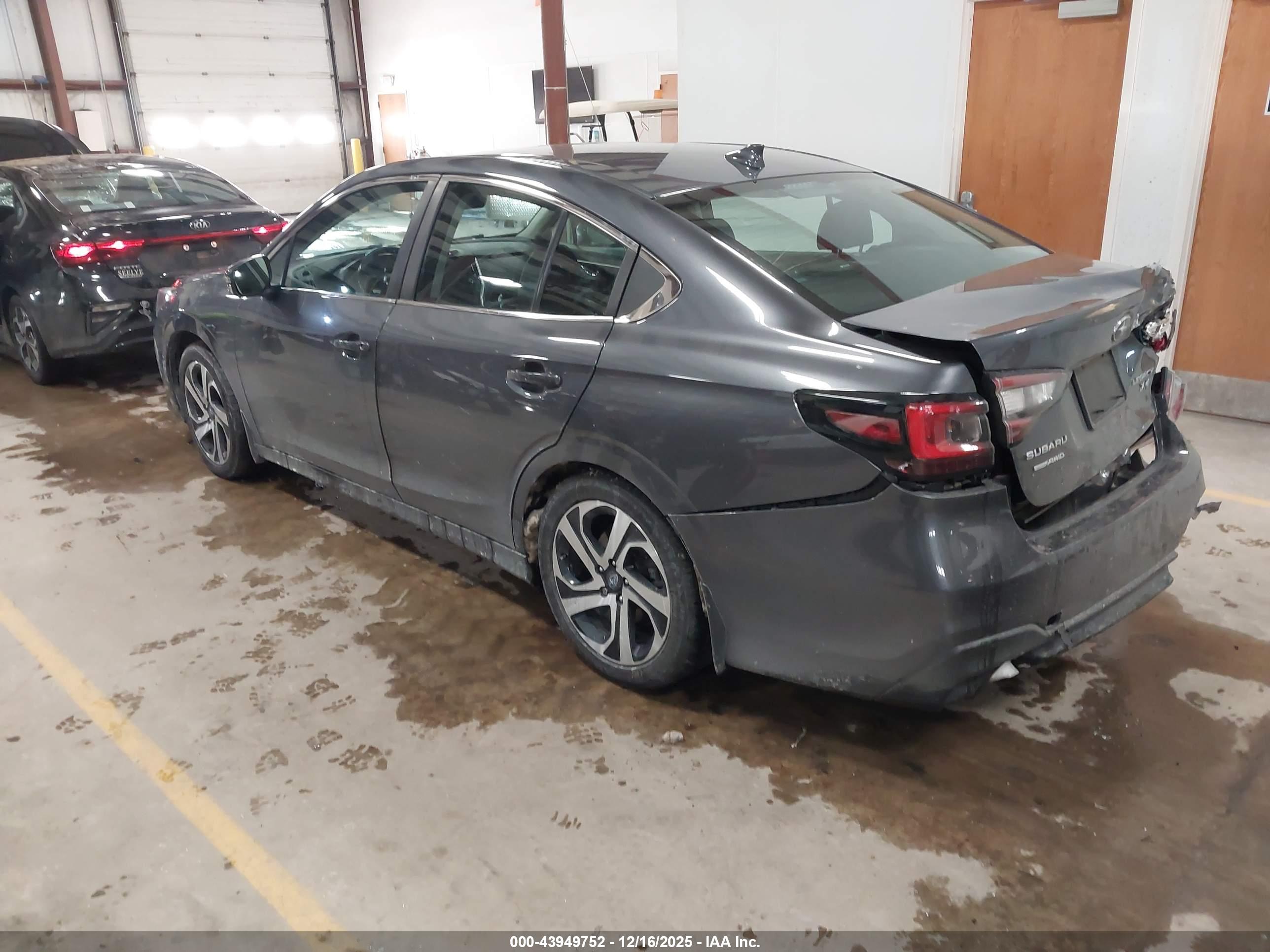 SUBARU LEGACY image 3