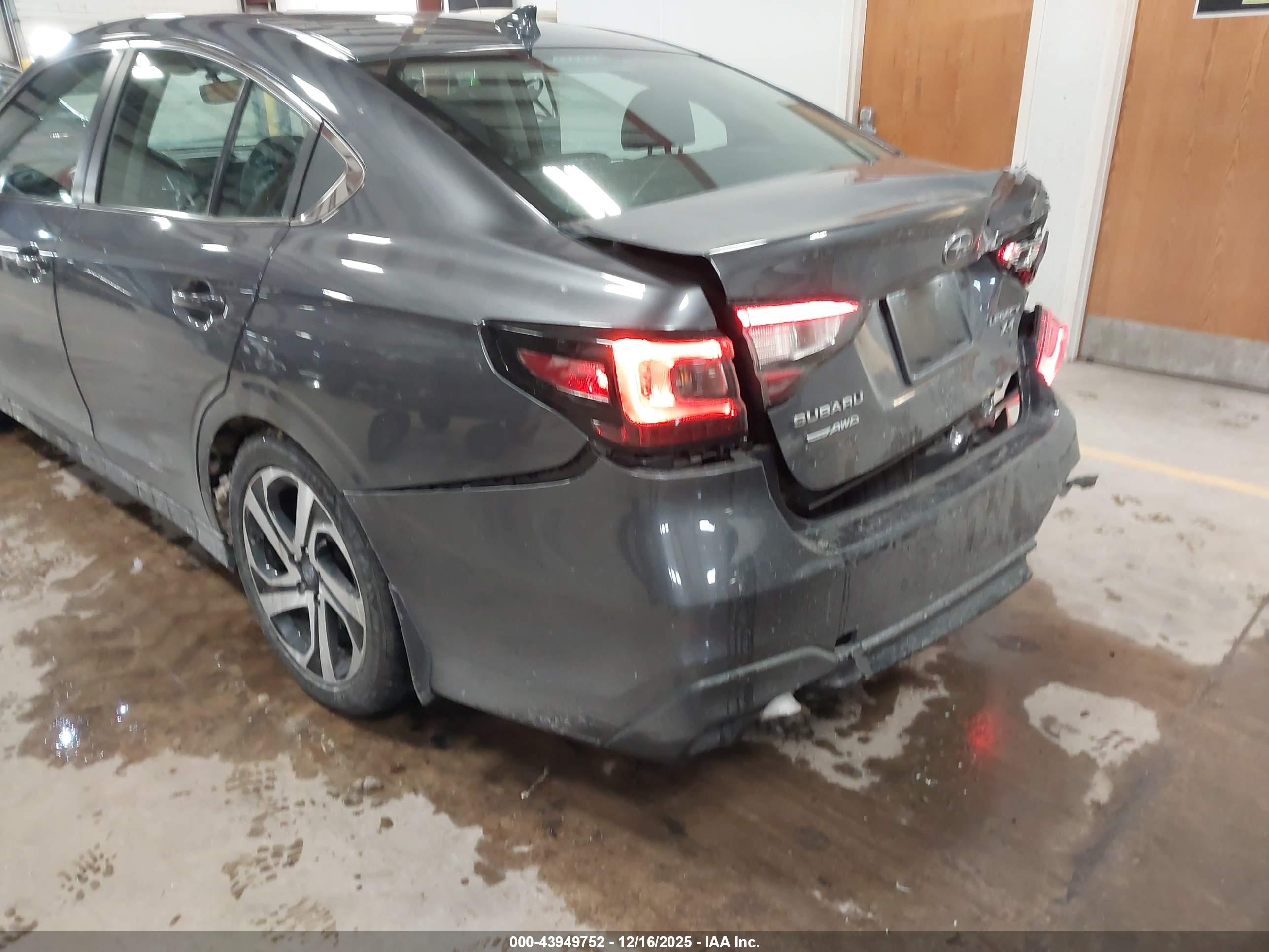 SUBARU LEGACY image 6