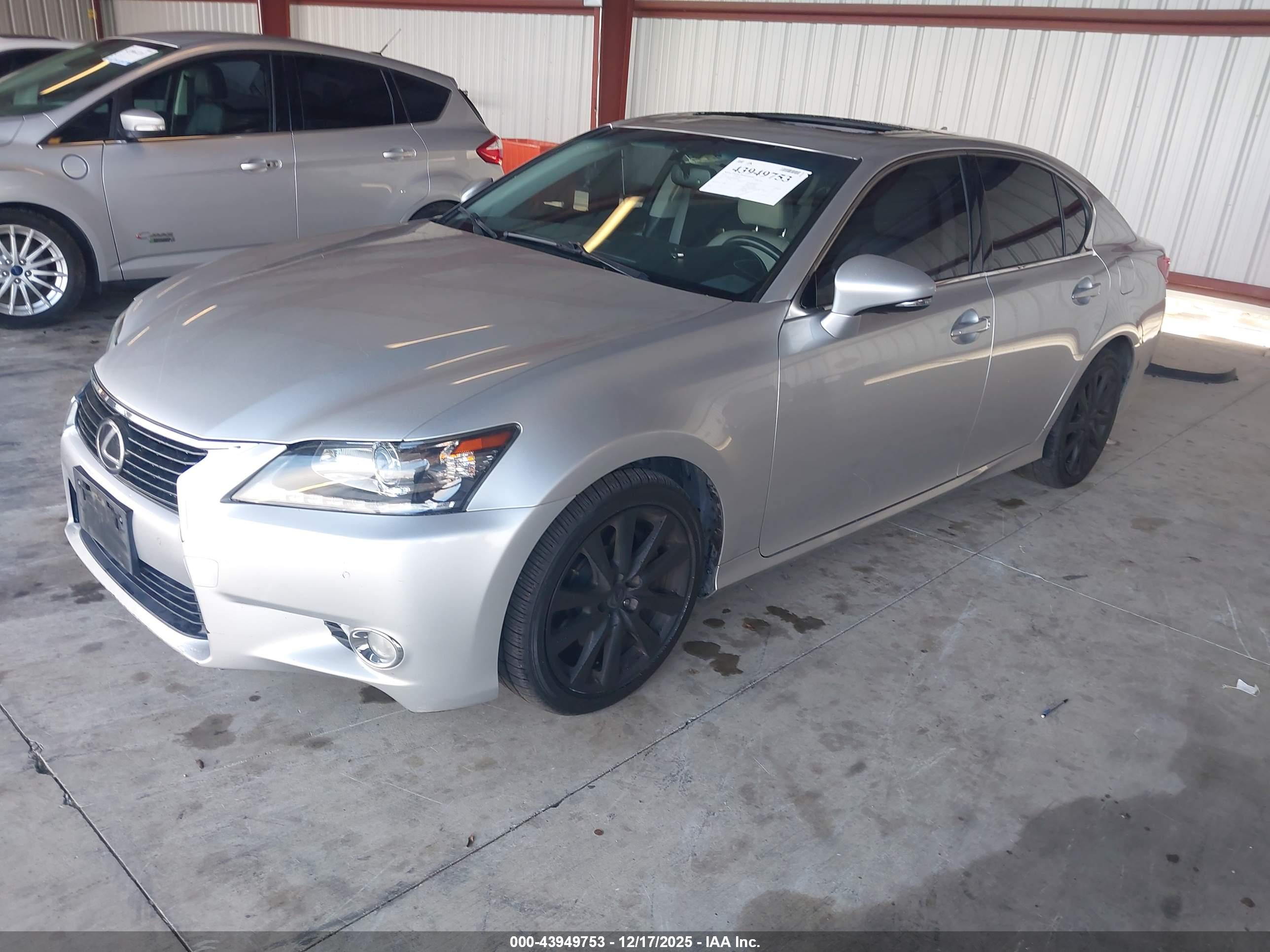 LEXUS GS image 2