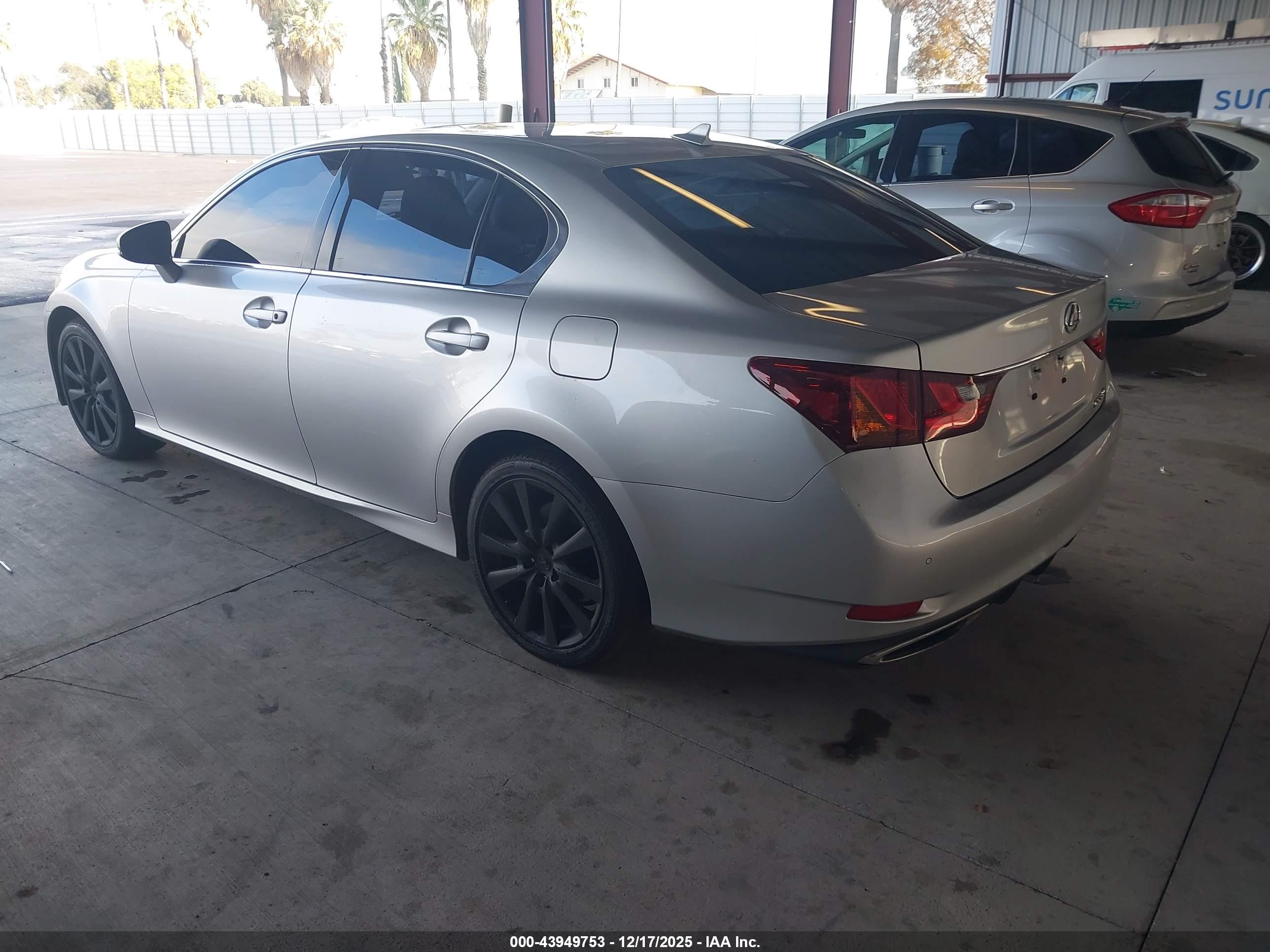 LEXUS GS image 3