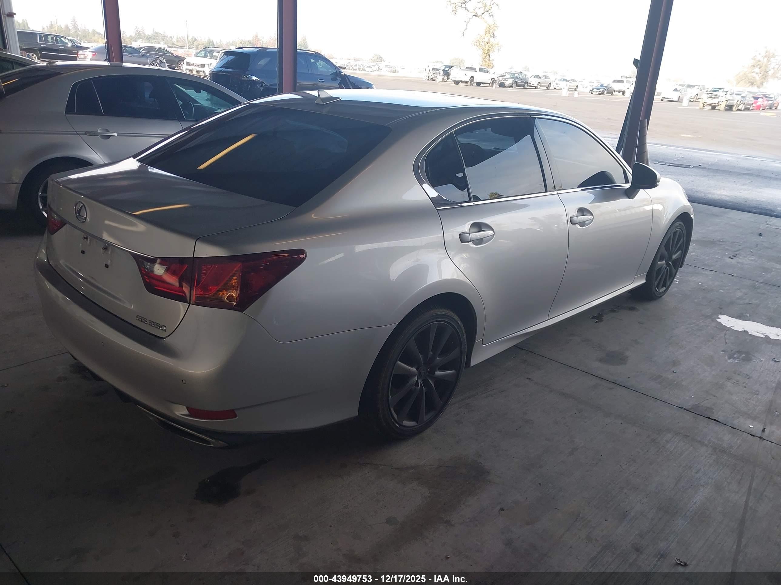 LEXUS GS image 4