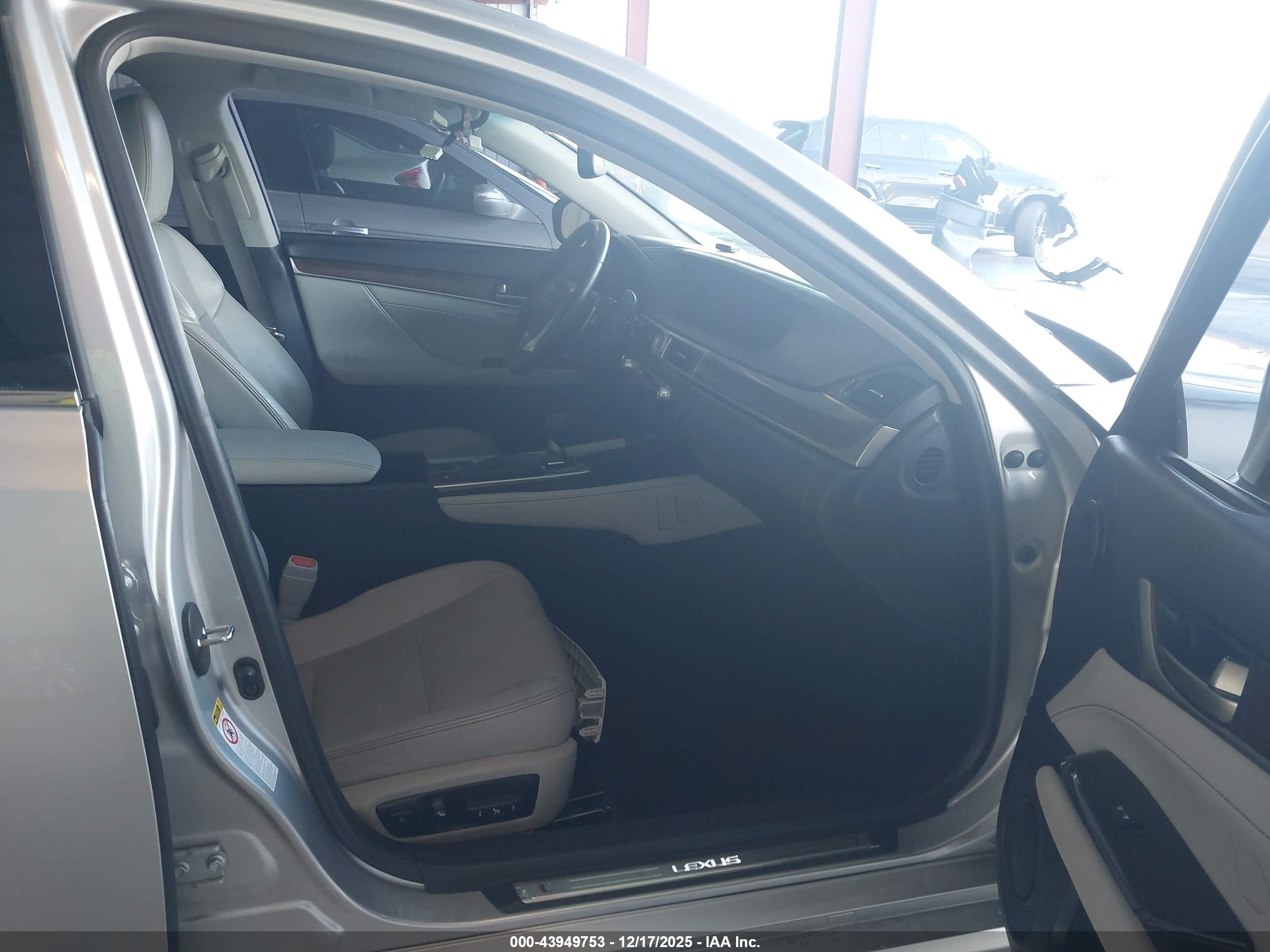 LEXUS GS image 5