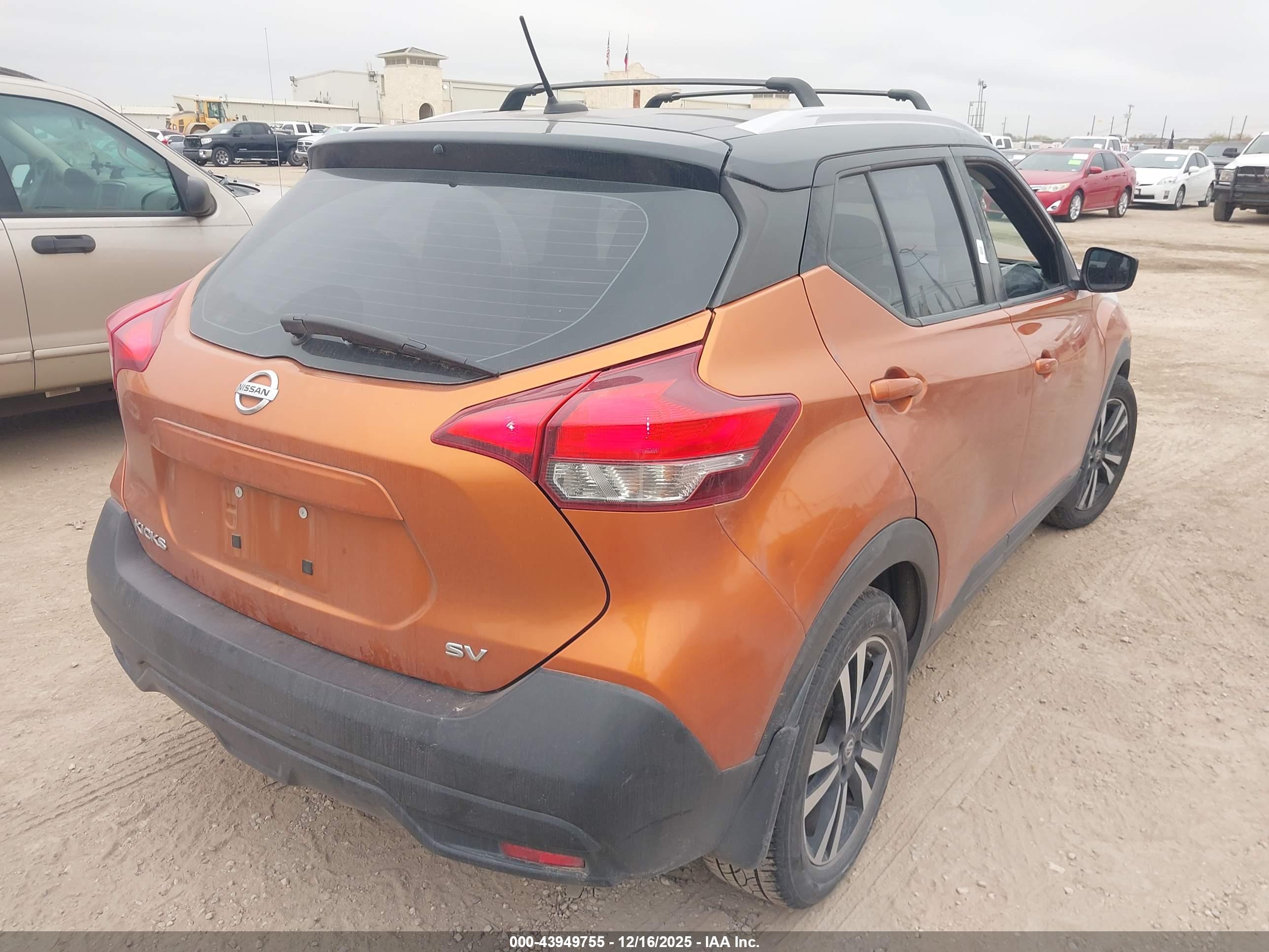 NISSAN KICKS image 4