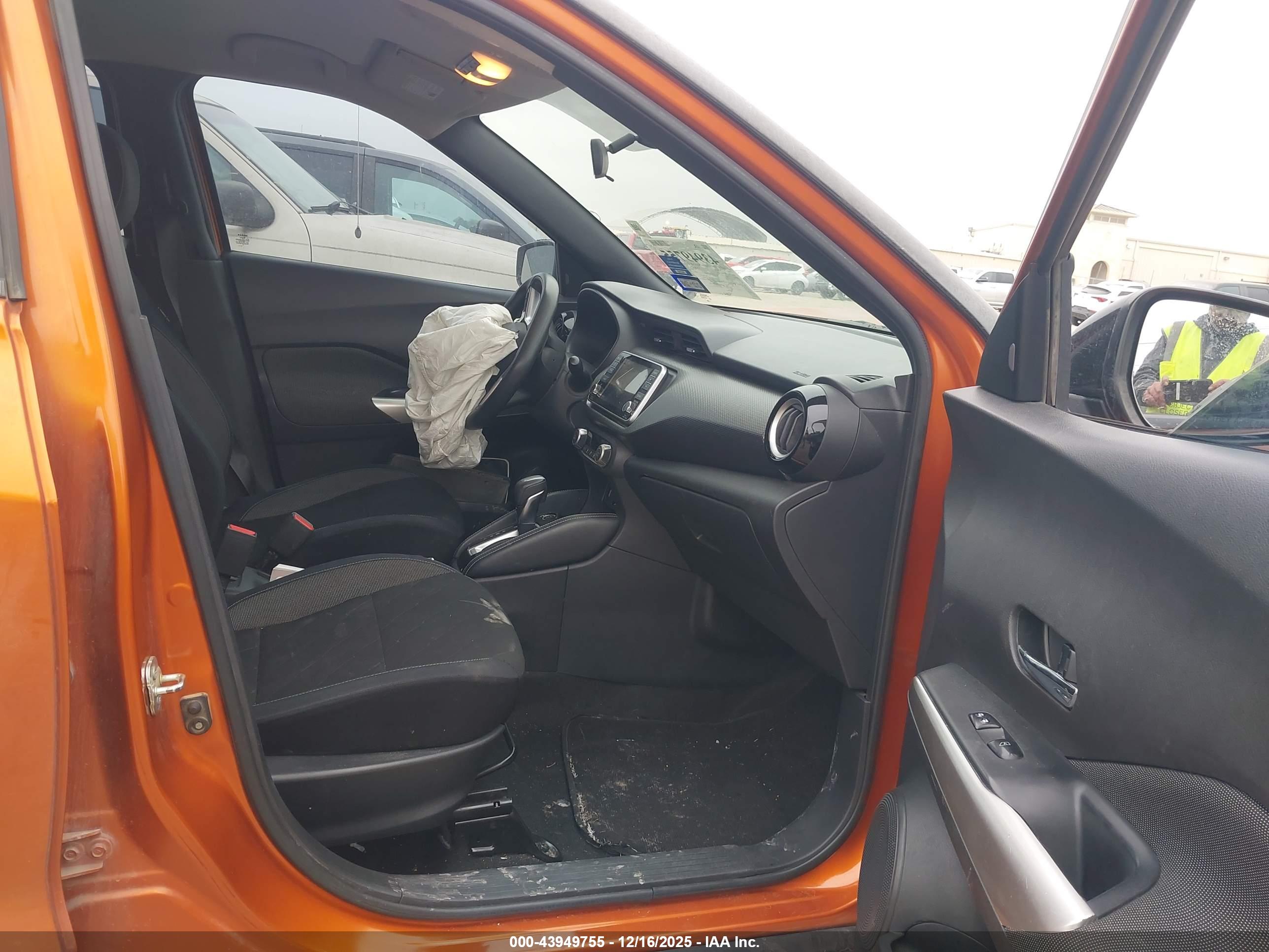 NISSAN KICKS image 5