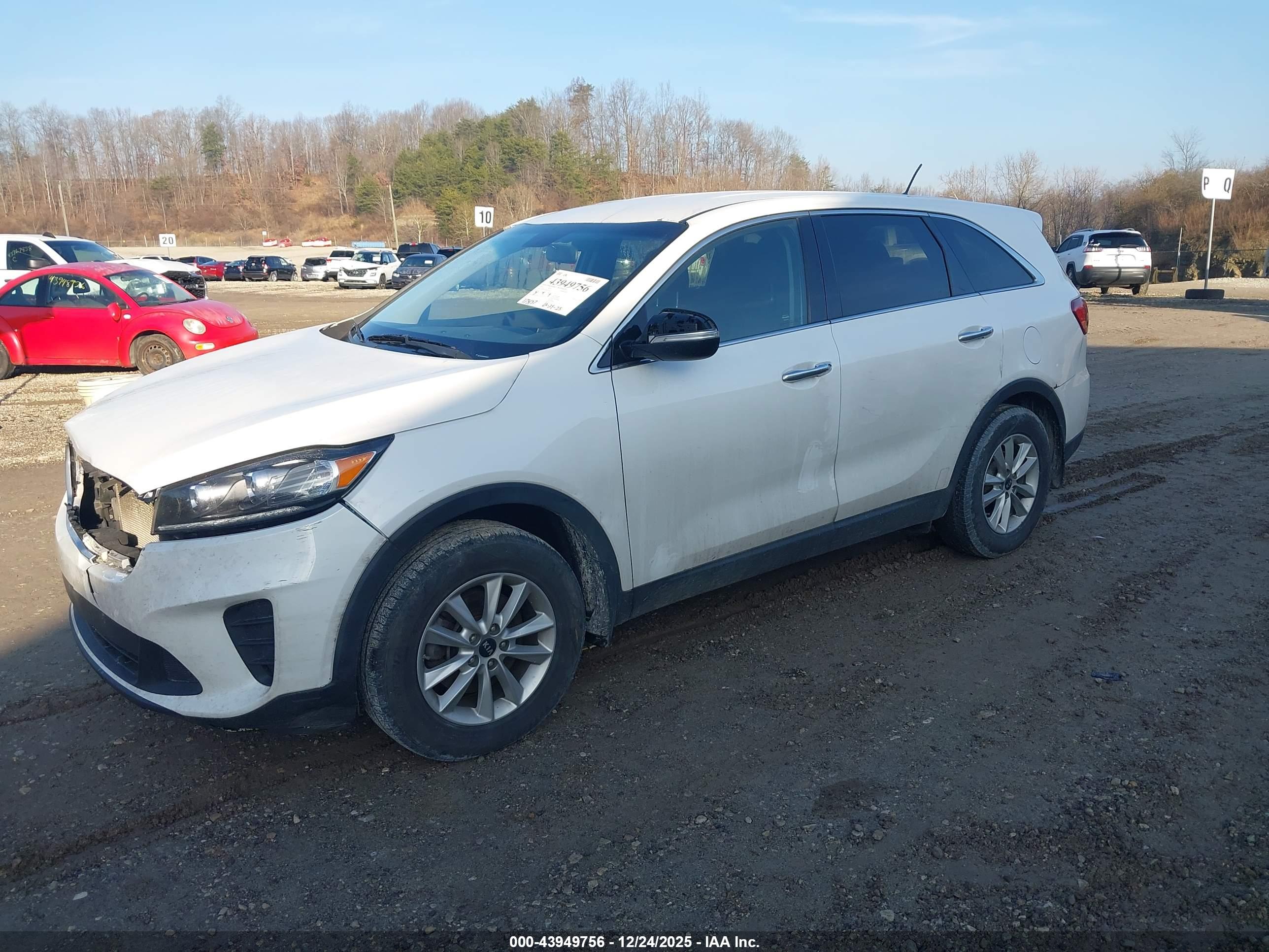 KIA SORENTO image 2