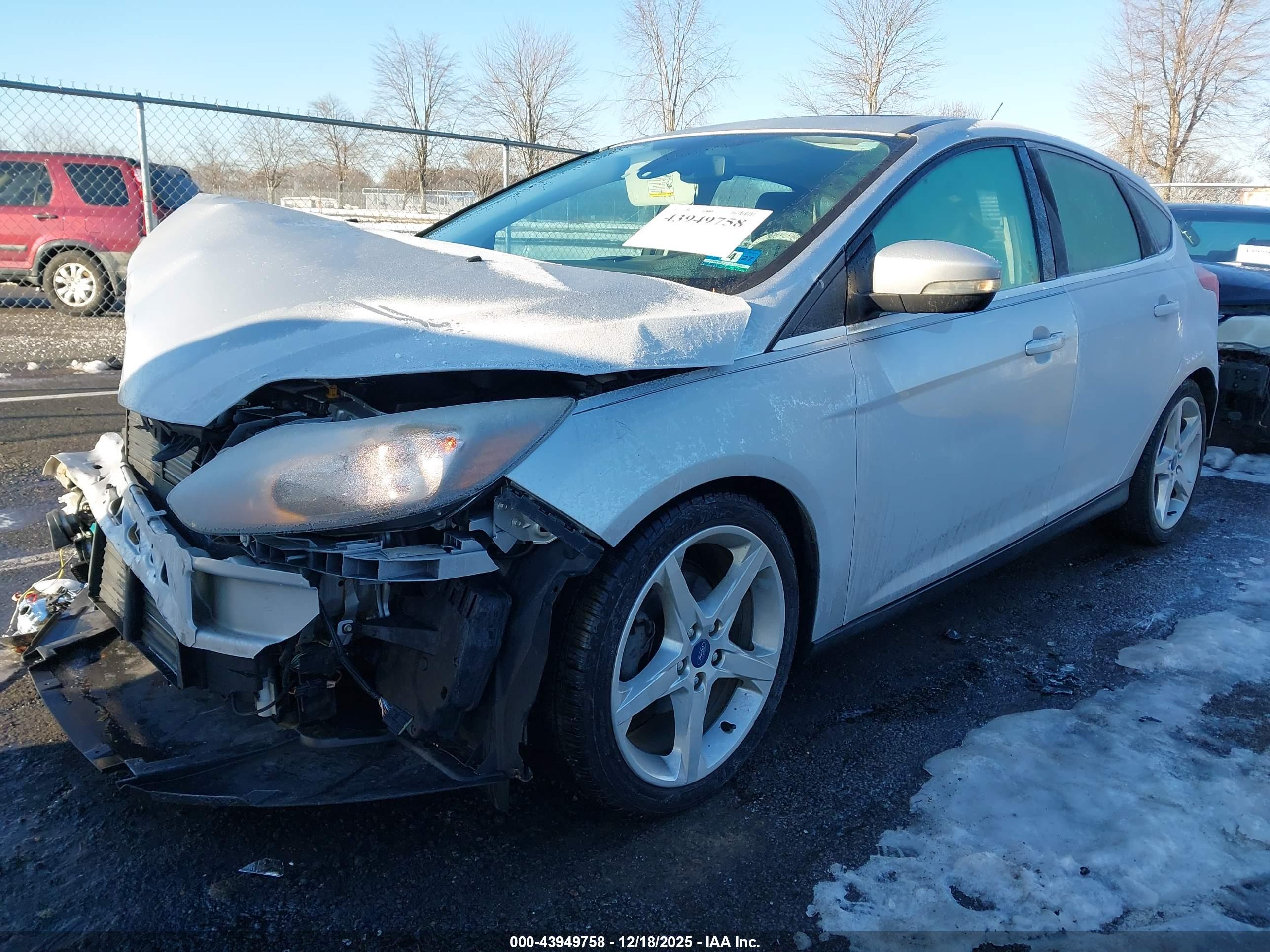 FORD FOCUS image 2