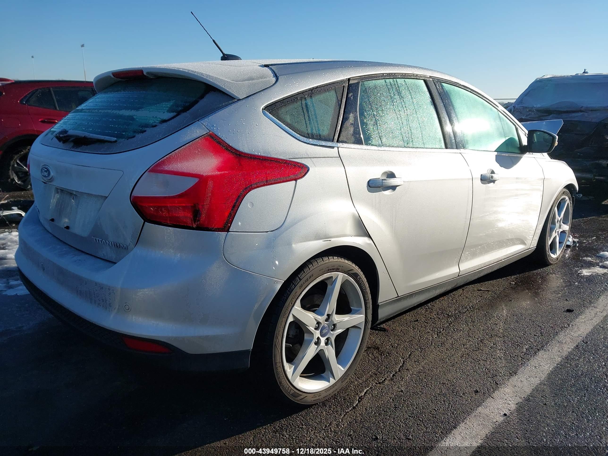 FORD FOCUS image 4