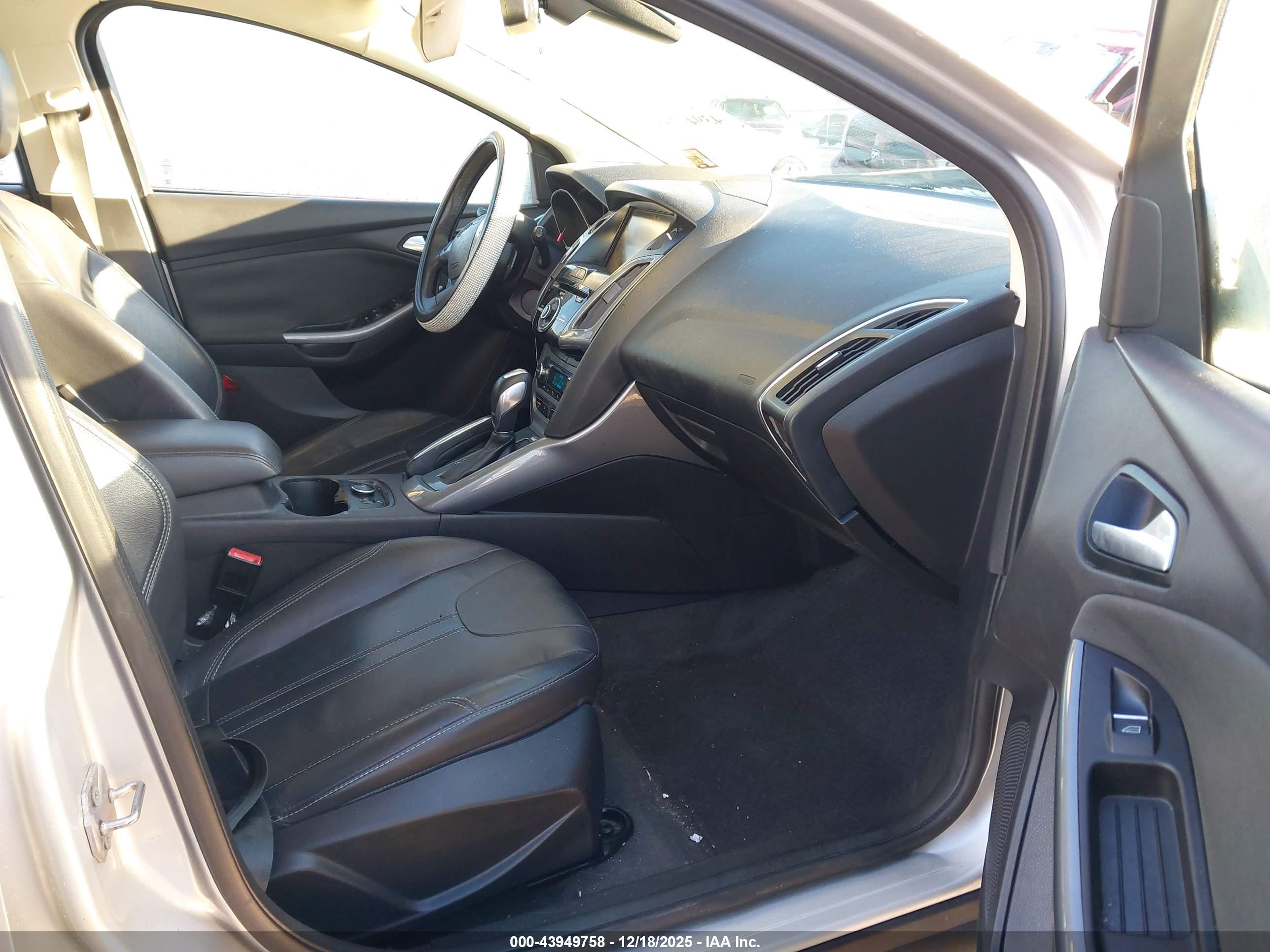 FORD FOCUS image 5