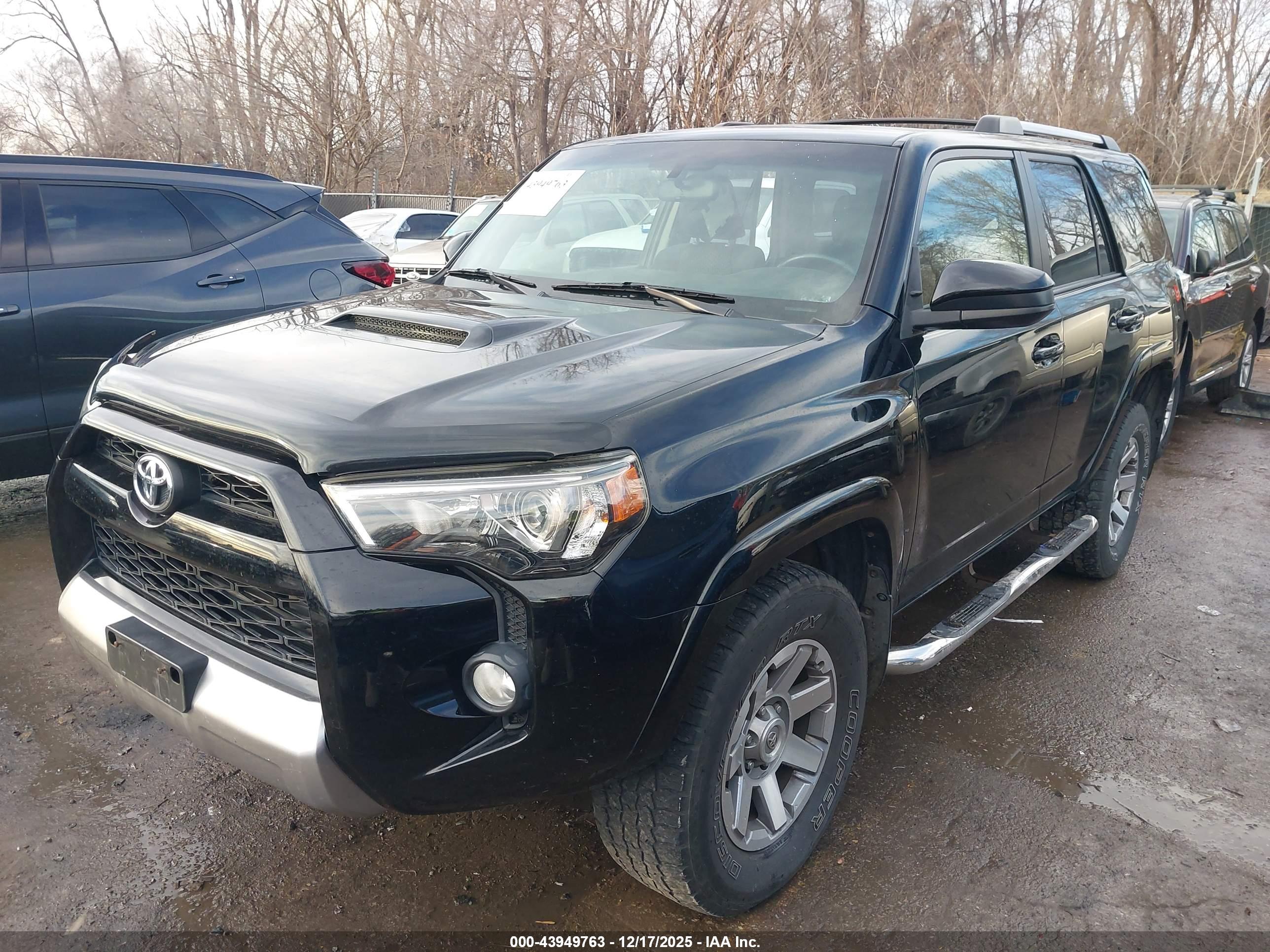 TOYOTA 4RUNNER image 2