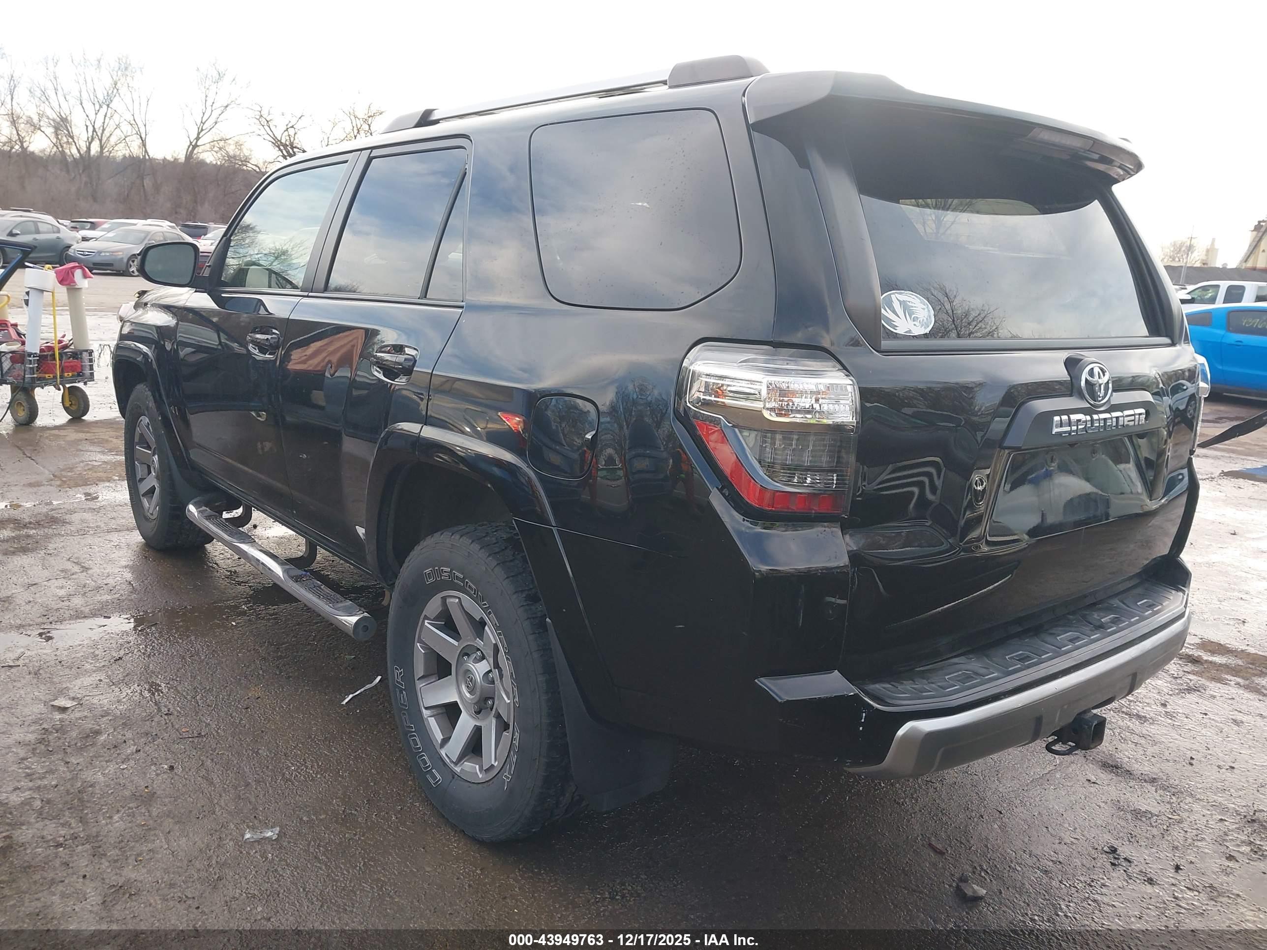 TOYOTA 4RUNNER image 3