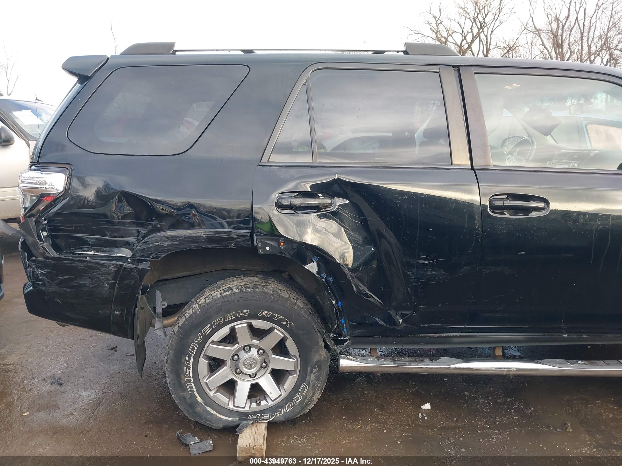 TOYOTA 4RUNNER image 6