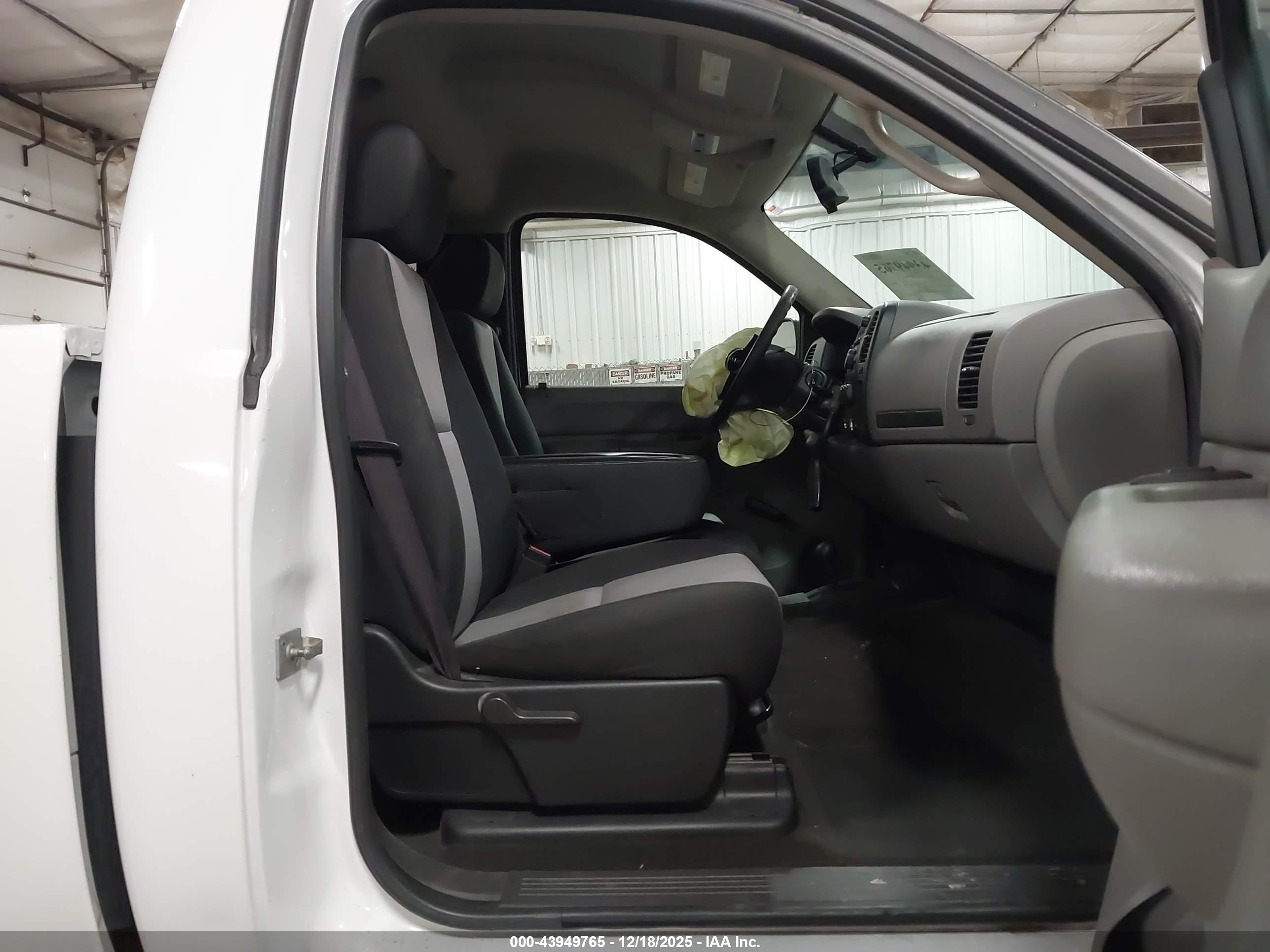 GMC SIERRA image 5
