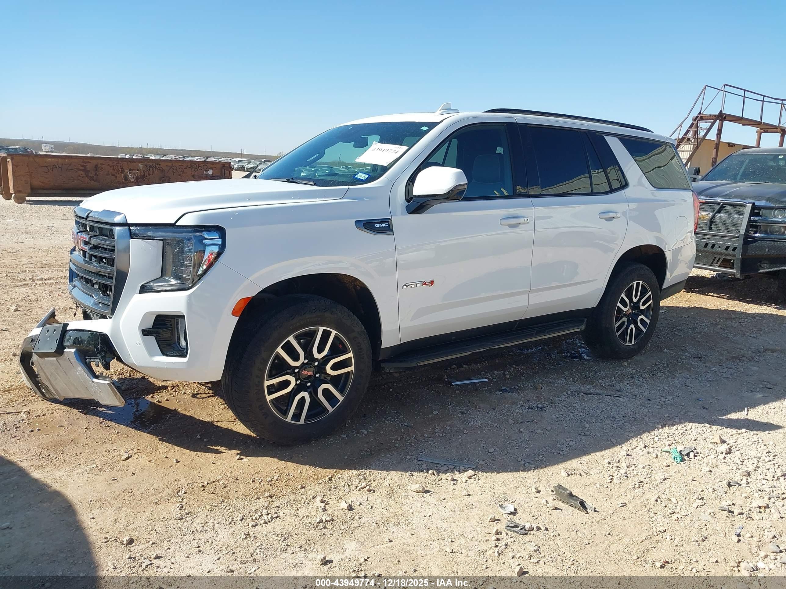 GMC YUKON image 2