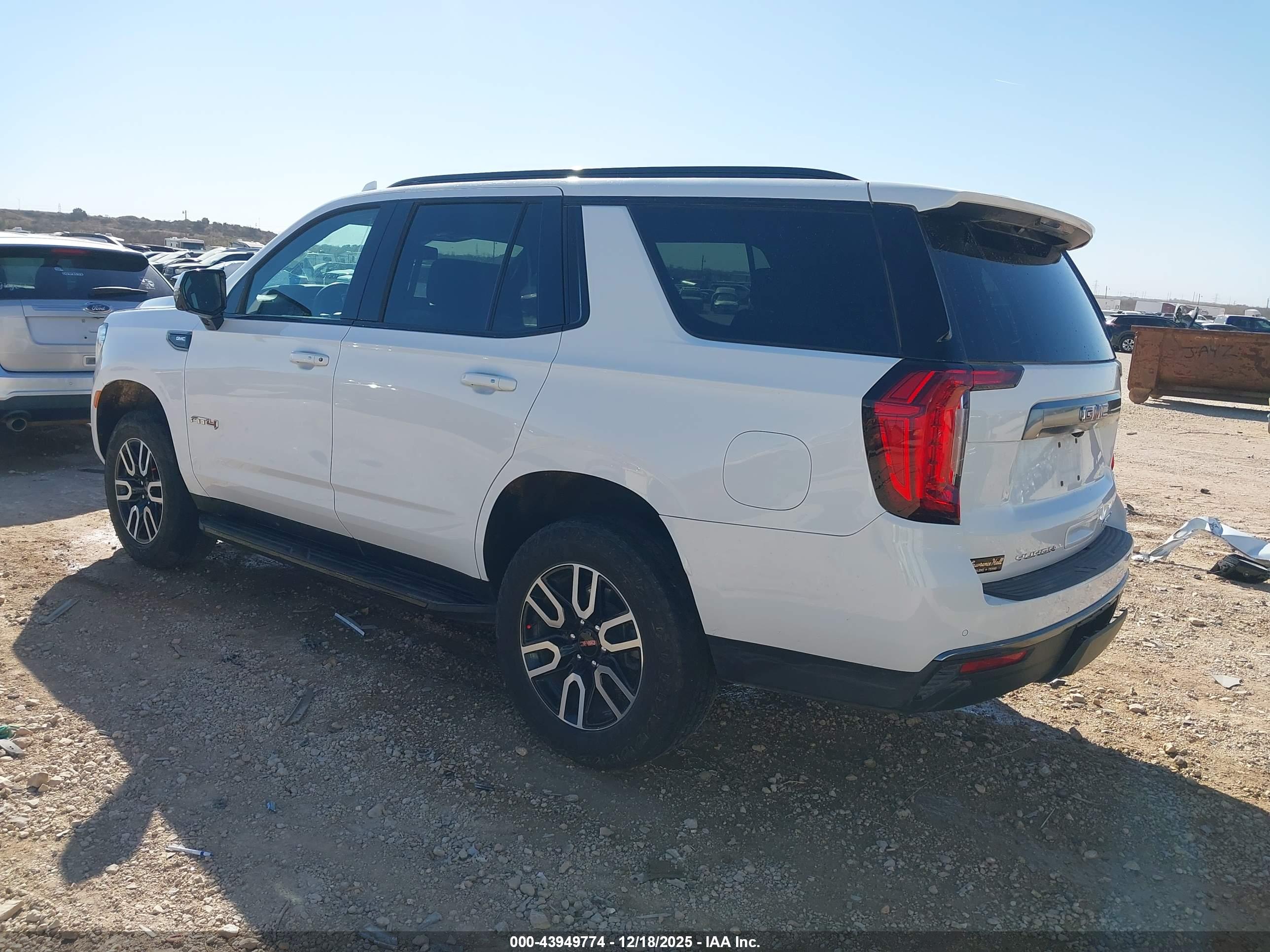 GMC YUKON image 3
