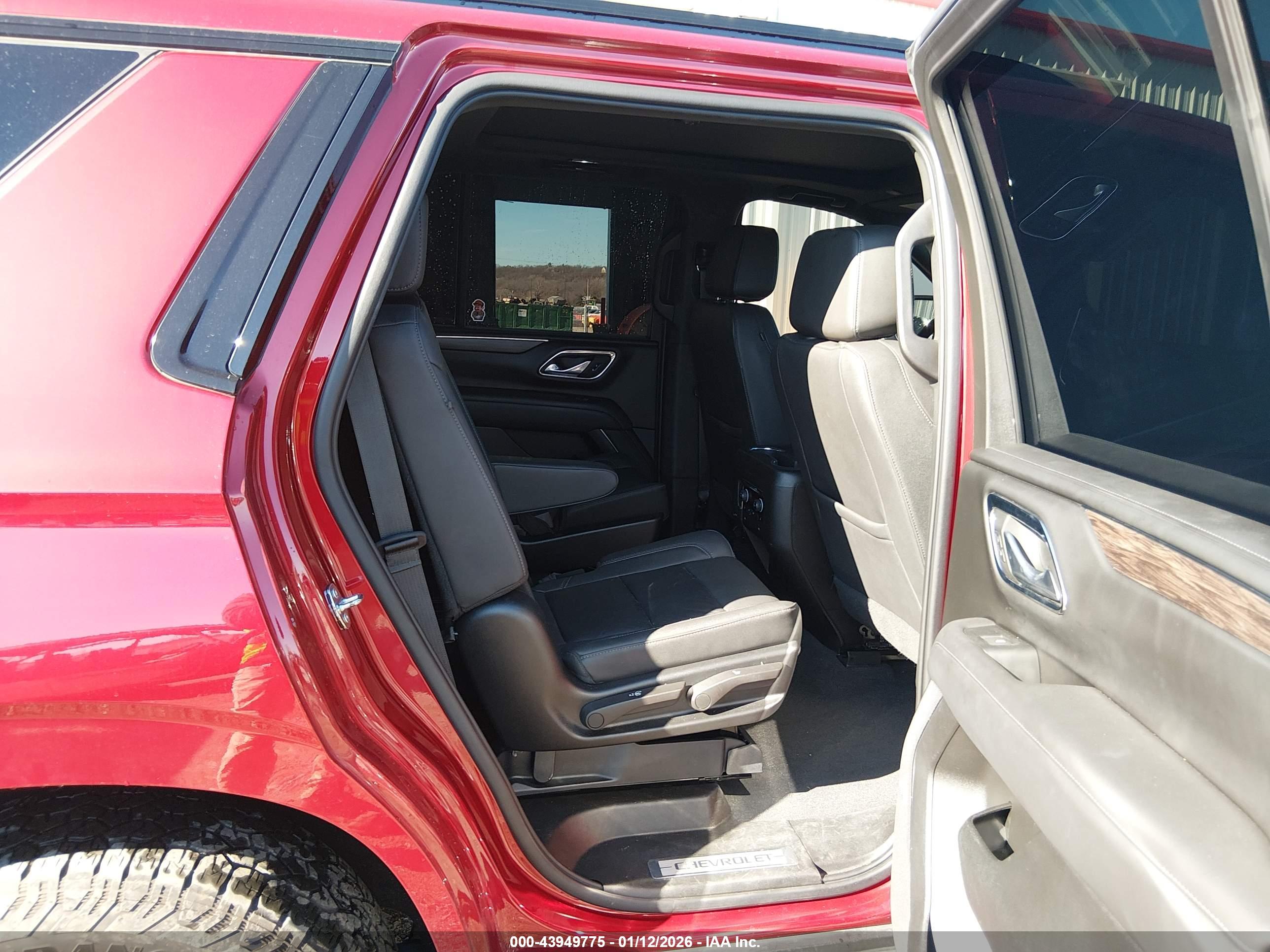 CHEVROLET TAHOE image 8