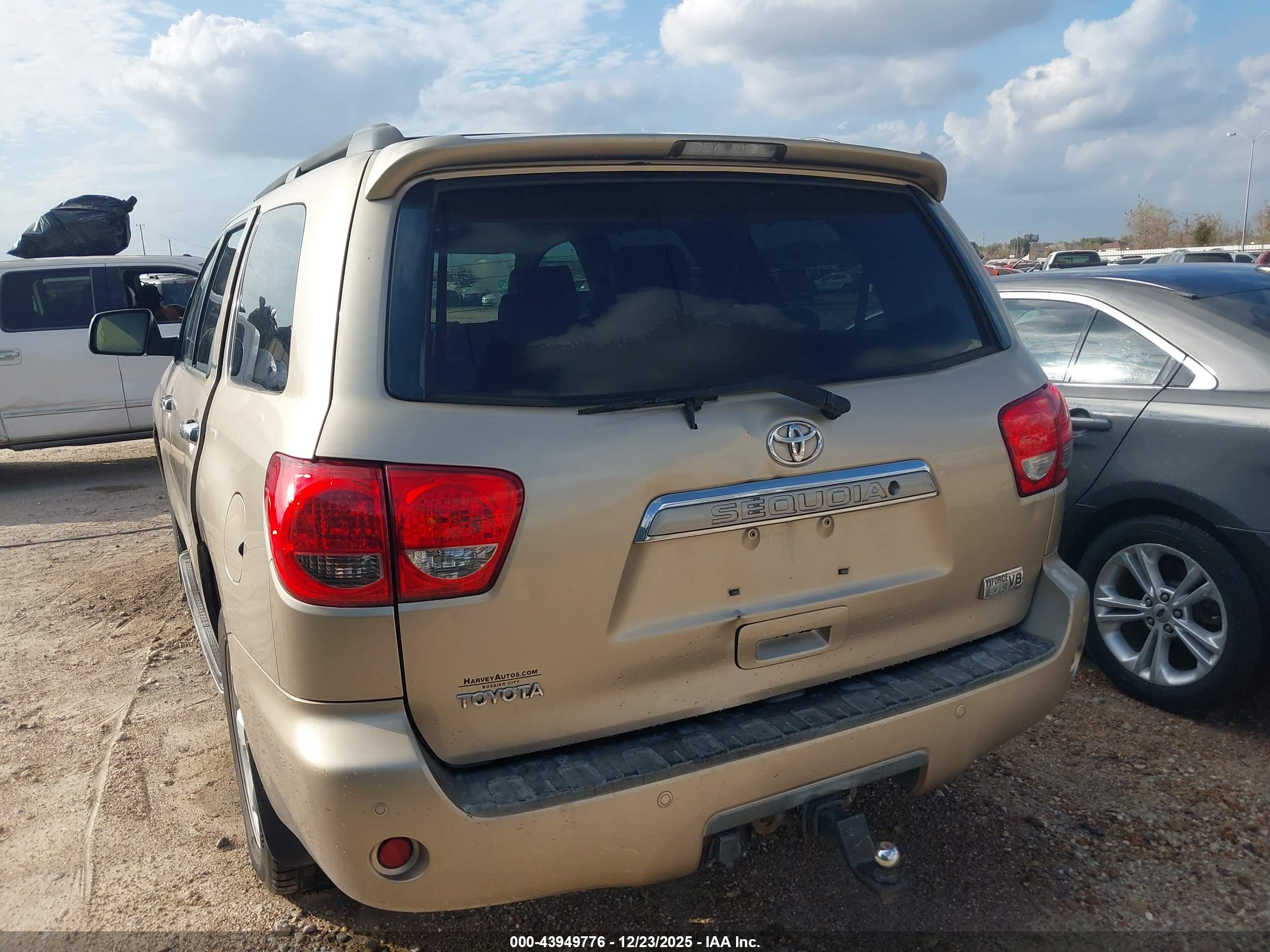 TOYOTA SEQUOIA image 3