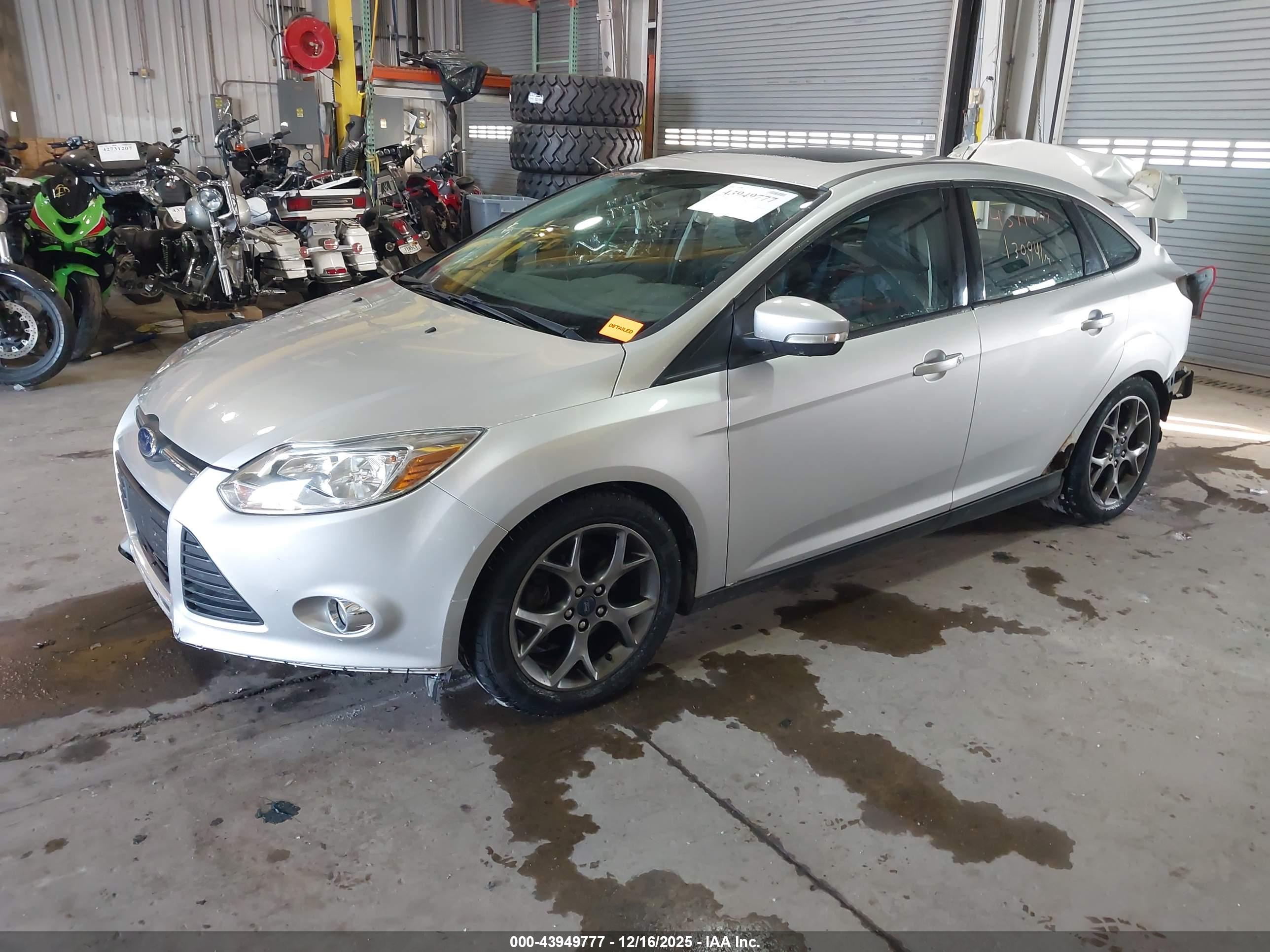 FORD FOCUS image 2