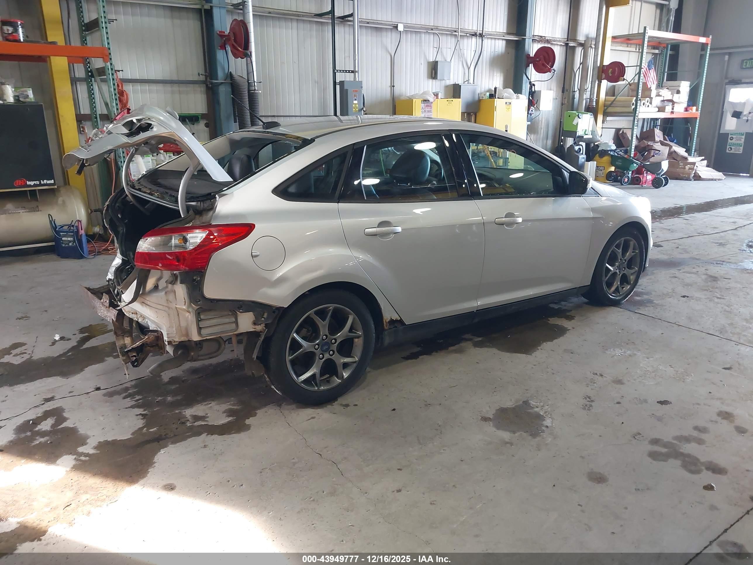 FORD FOCUS image 4