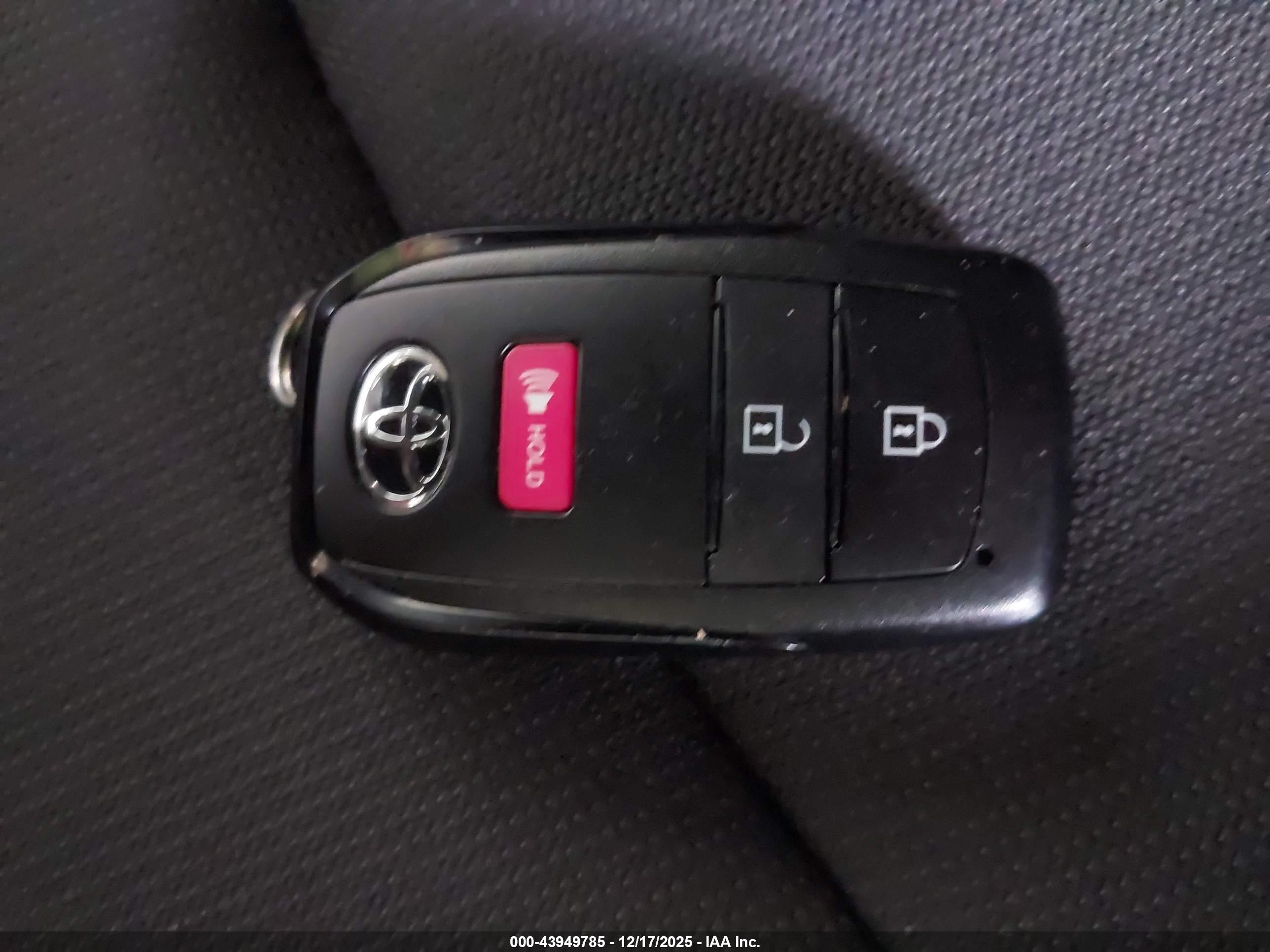 TOYOTA COROLLA image 11