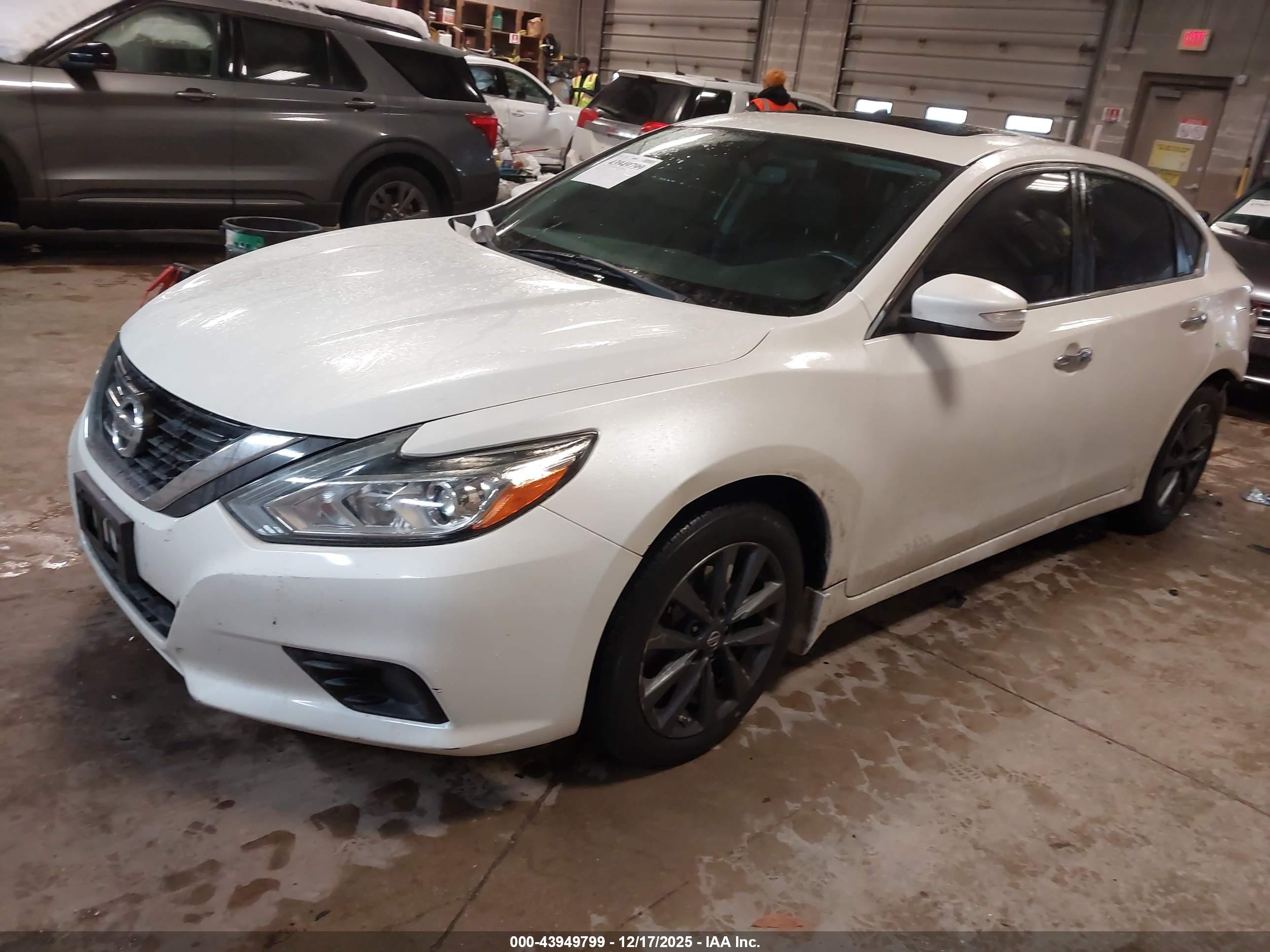 NISSAN ALTIMA image 2