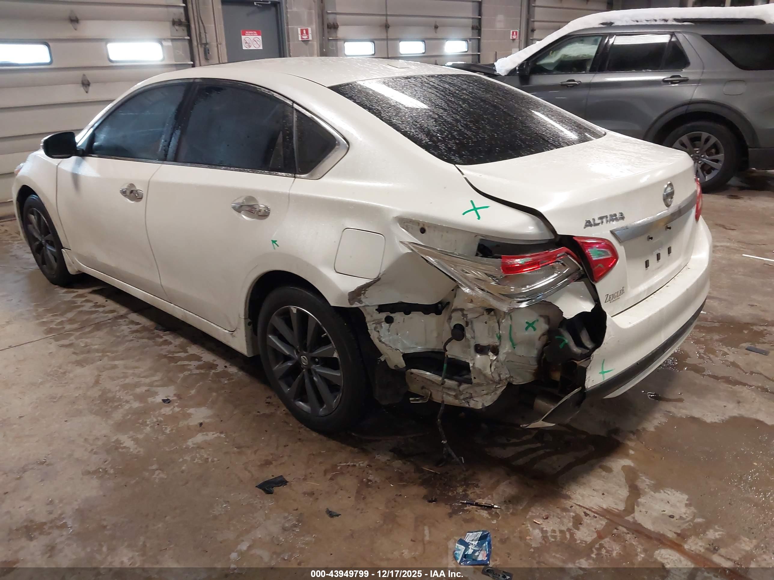 NISSAN ALTIMA image 3