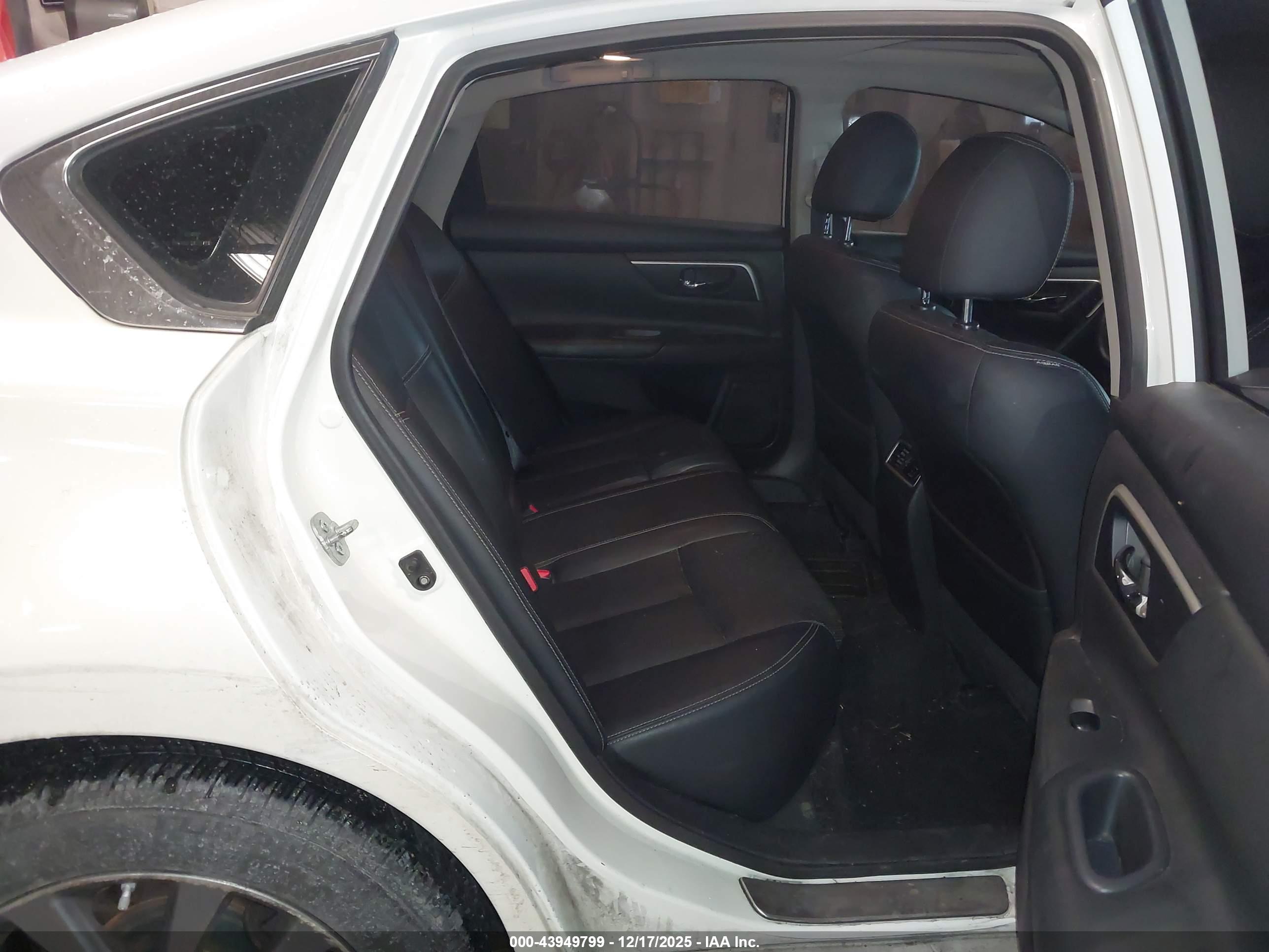 NISSAN ALTIMA image 8