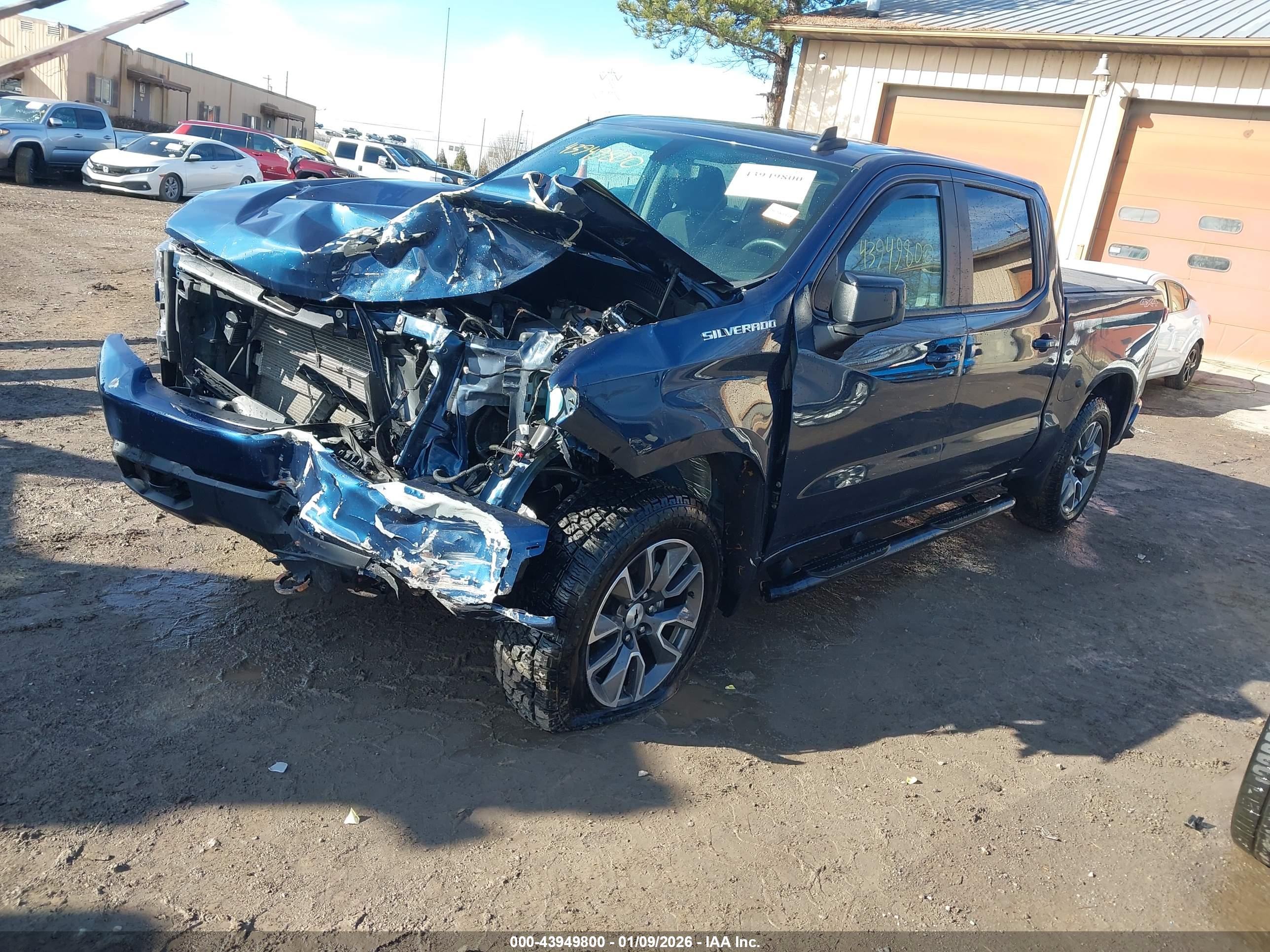 CHEVROLET SILVERADO image 2