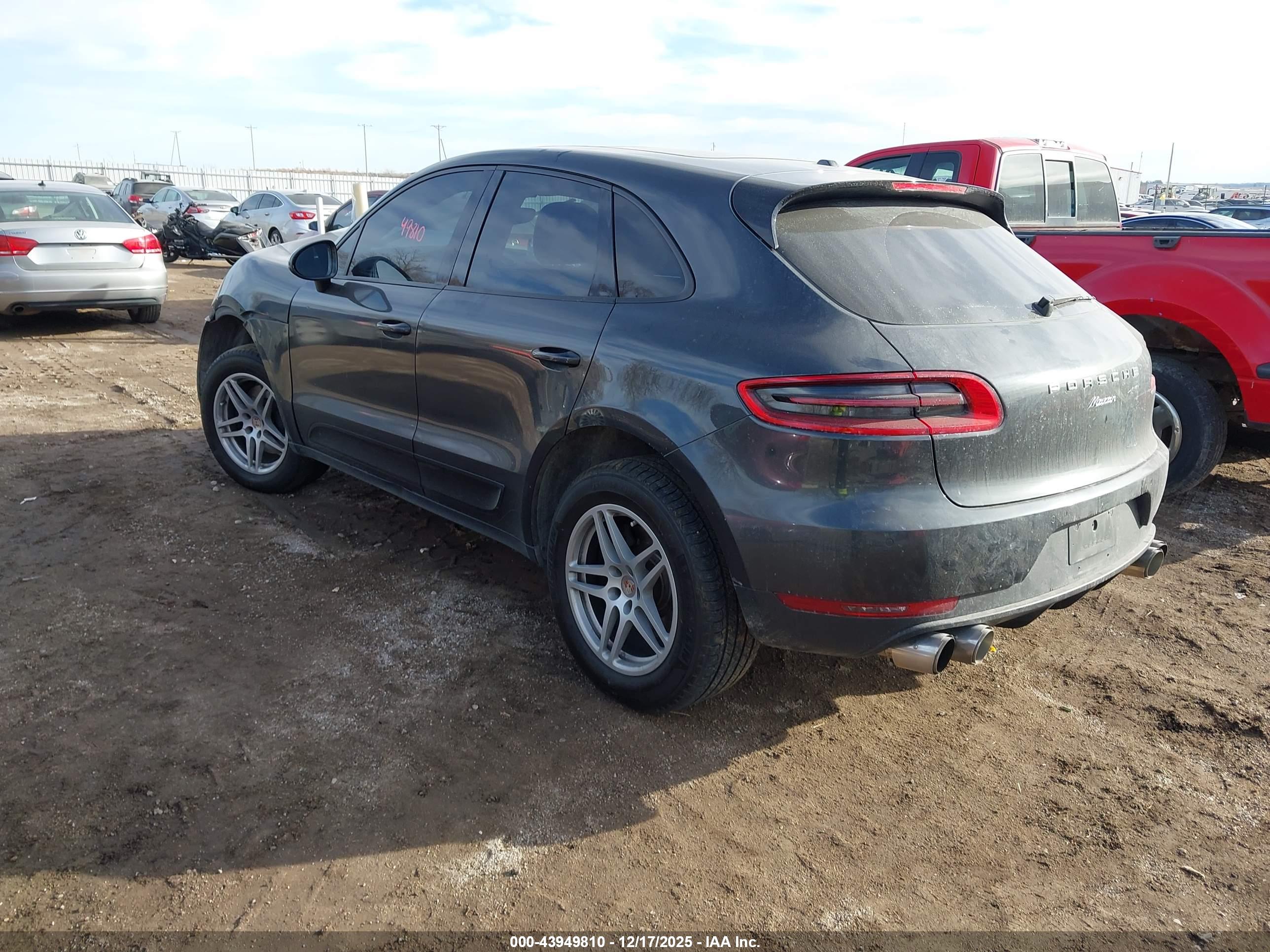 PORSCHE MACAN image 3