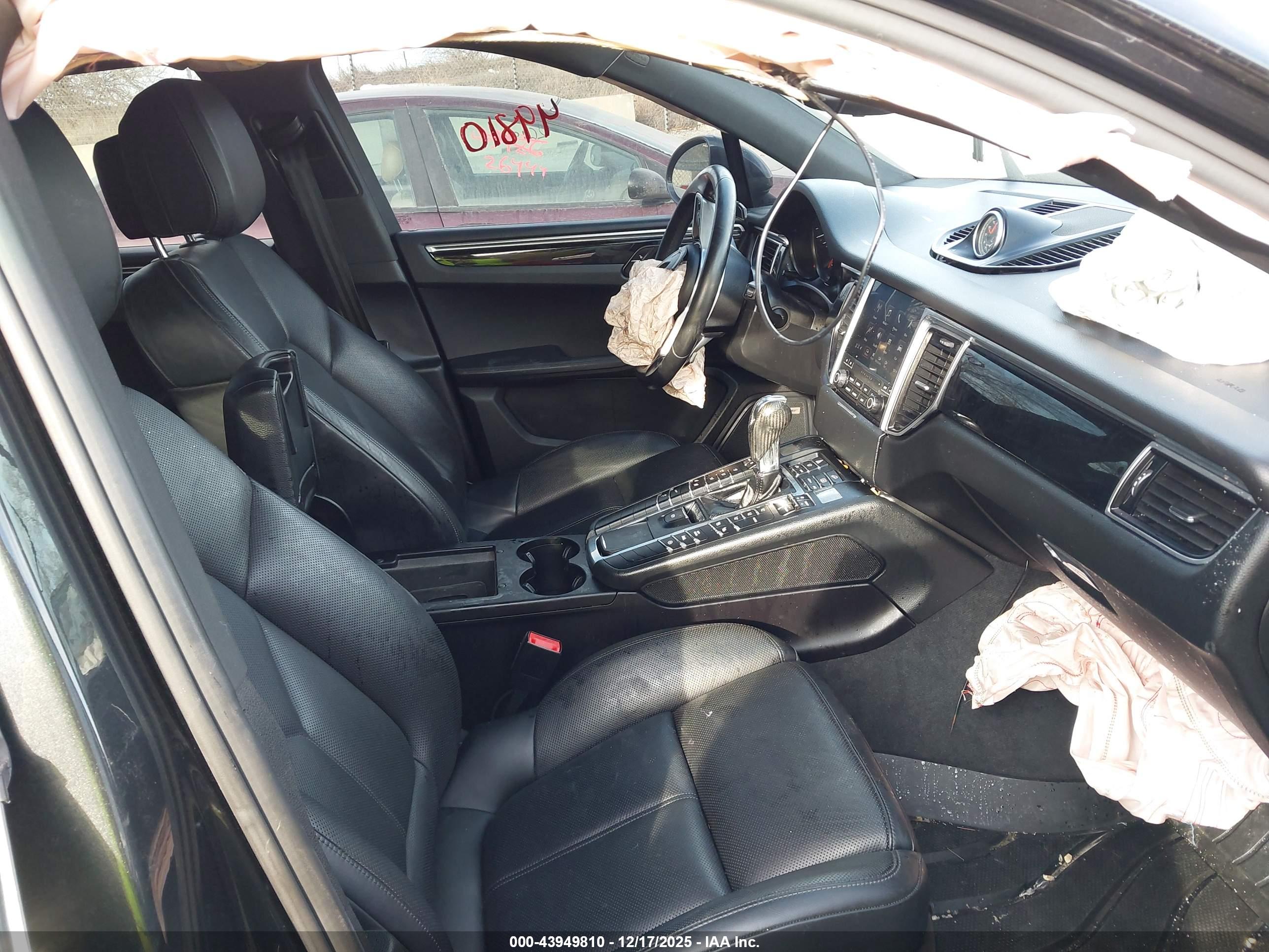 PORSCHE MACAN image 5