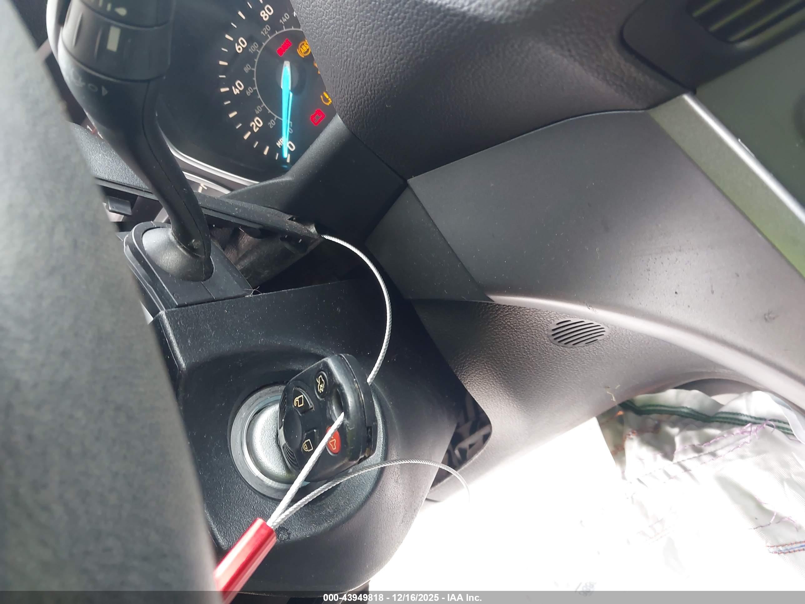 FORD ESCAPE image 11