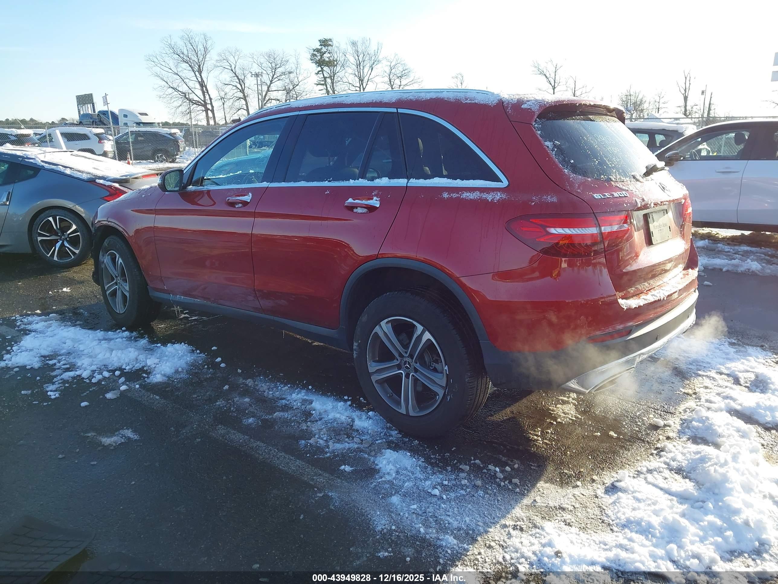 MERCEDES-BENZ GLC image 3