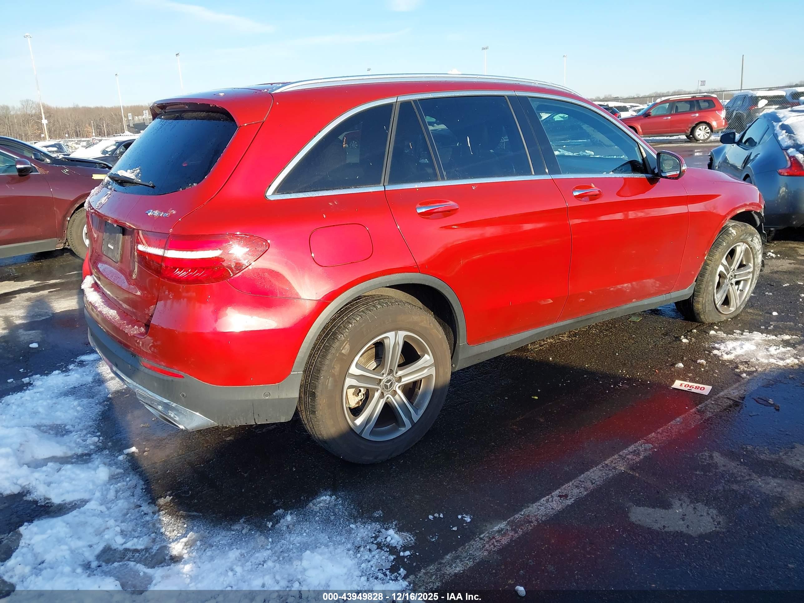 MERCEDES-BENZ GLC image 4