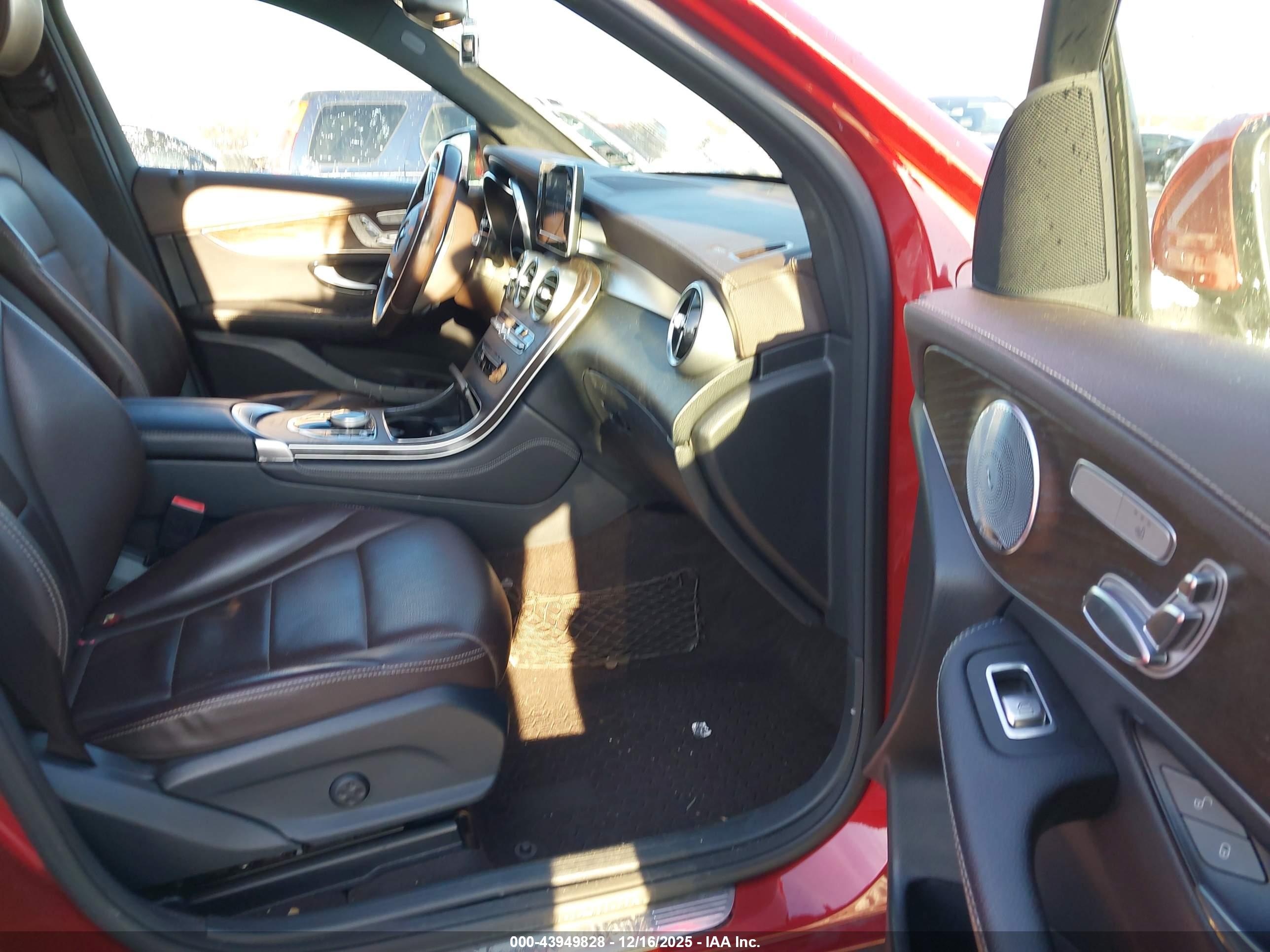 MERCEDES-BENZ GLC image 5