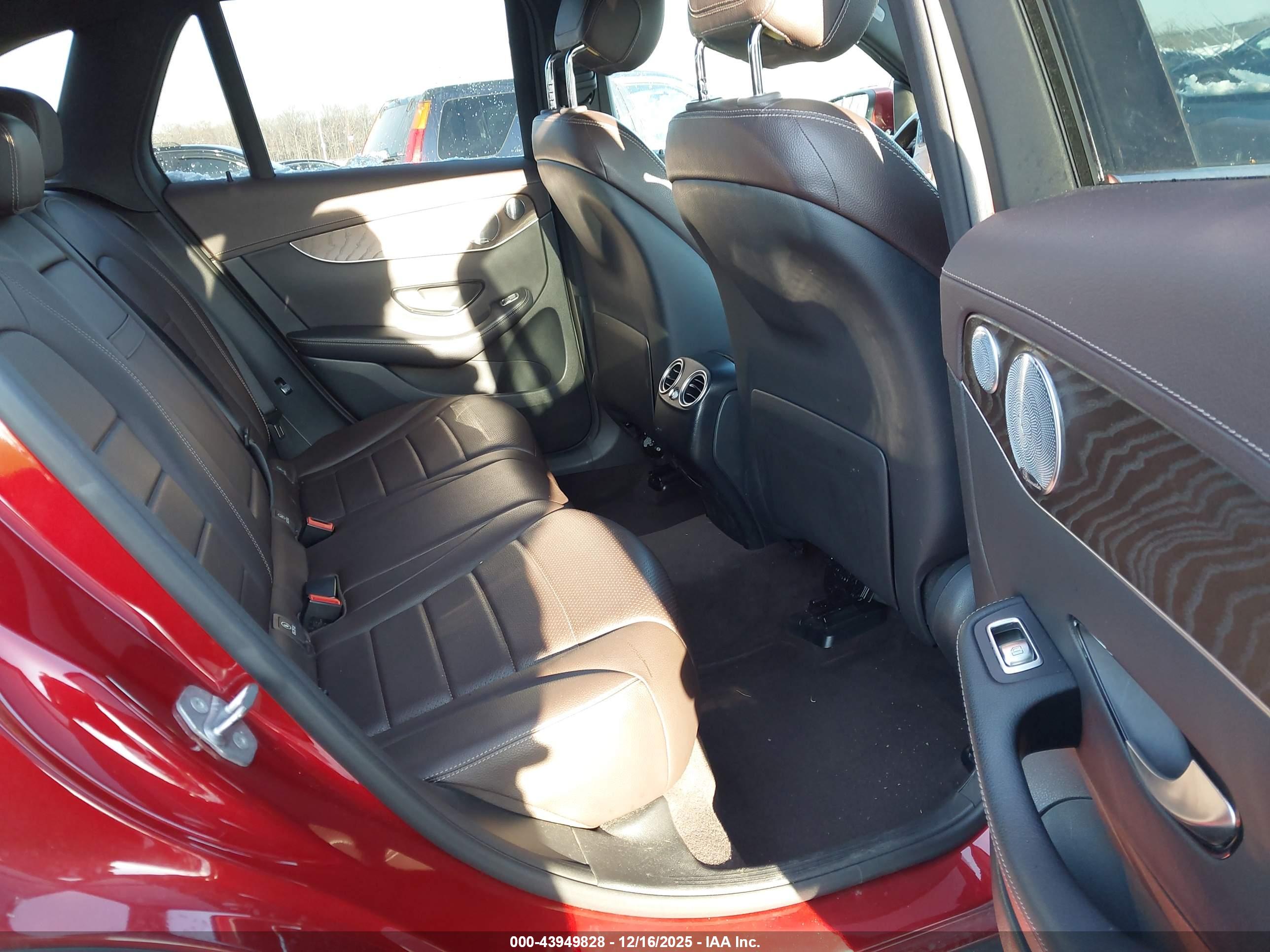 MERCEDES-BENZ GLC image 8