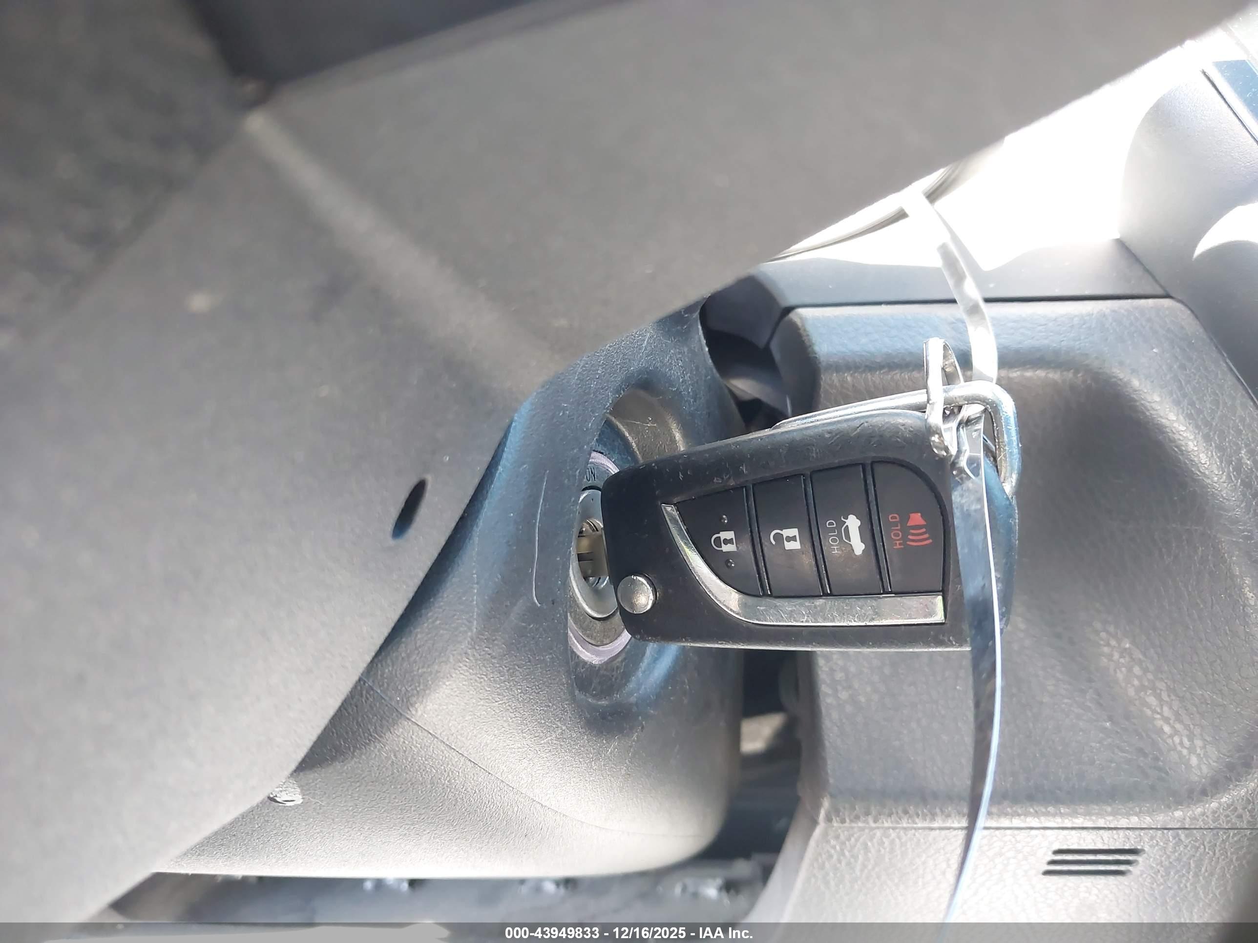 TOYOTA CAMRY image 11