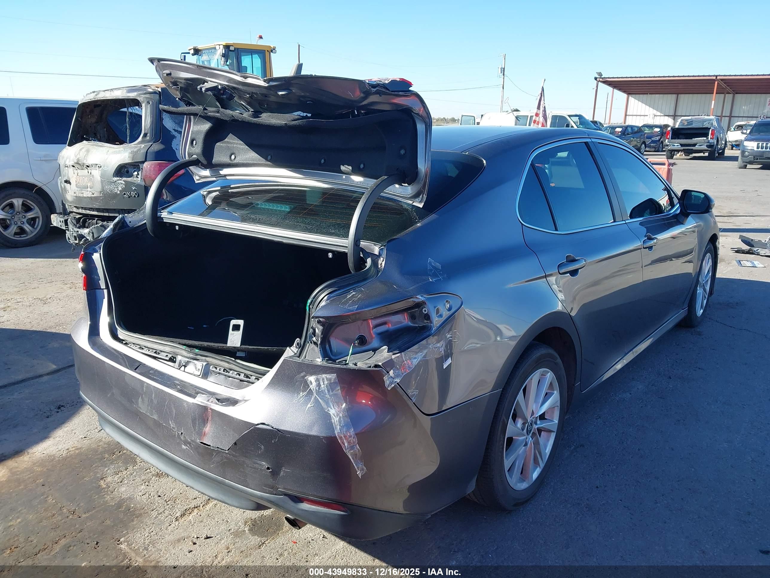 TOYOTA CAMRY image 4