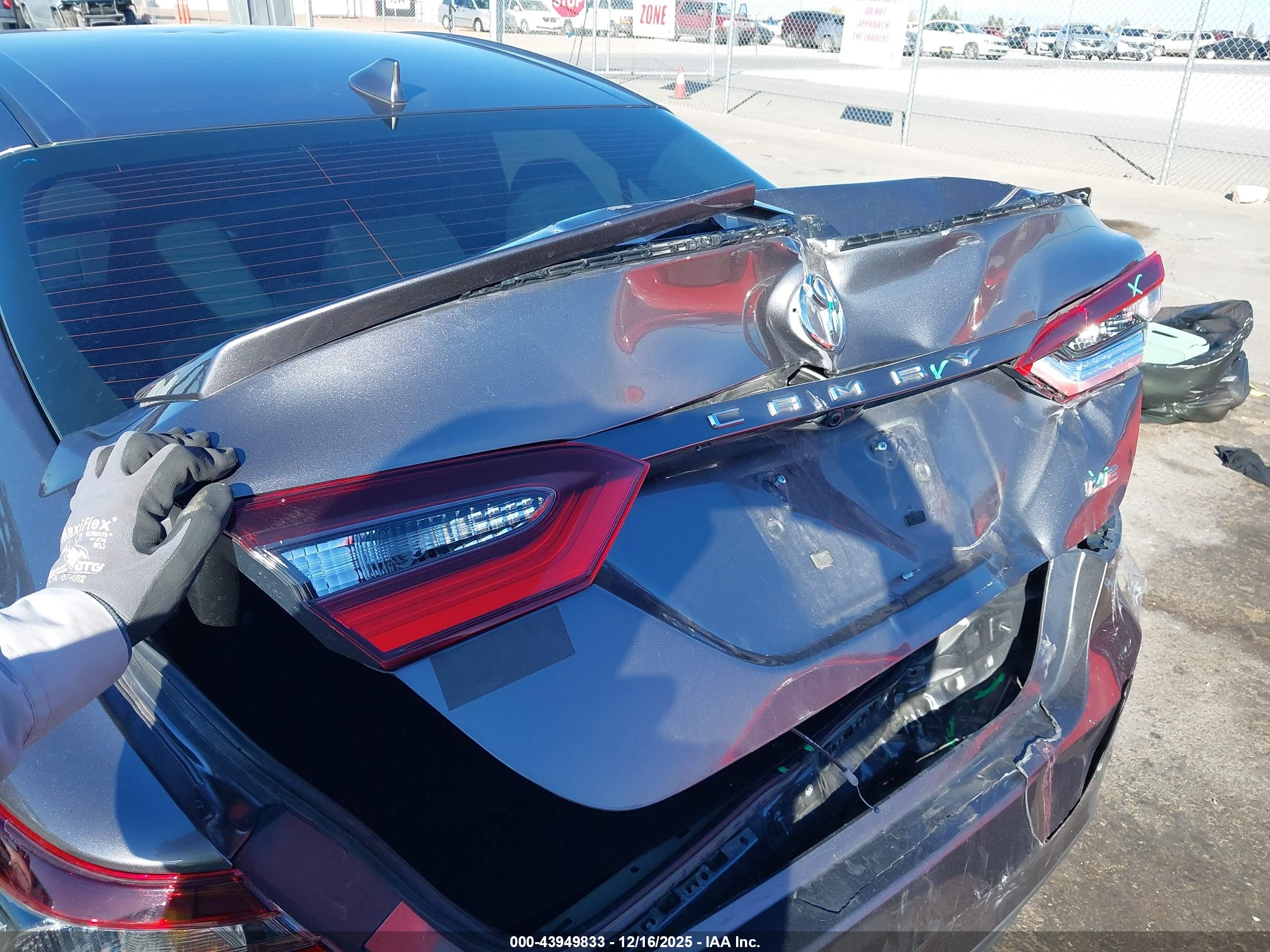 TOYOTA CAMRY image 6