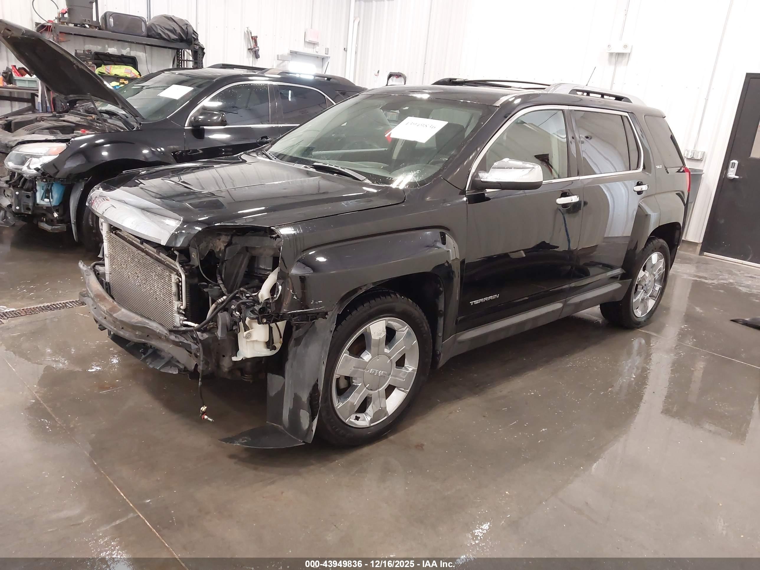 GMC TERRAIN image 2