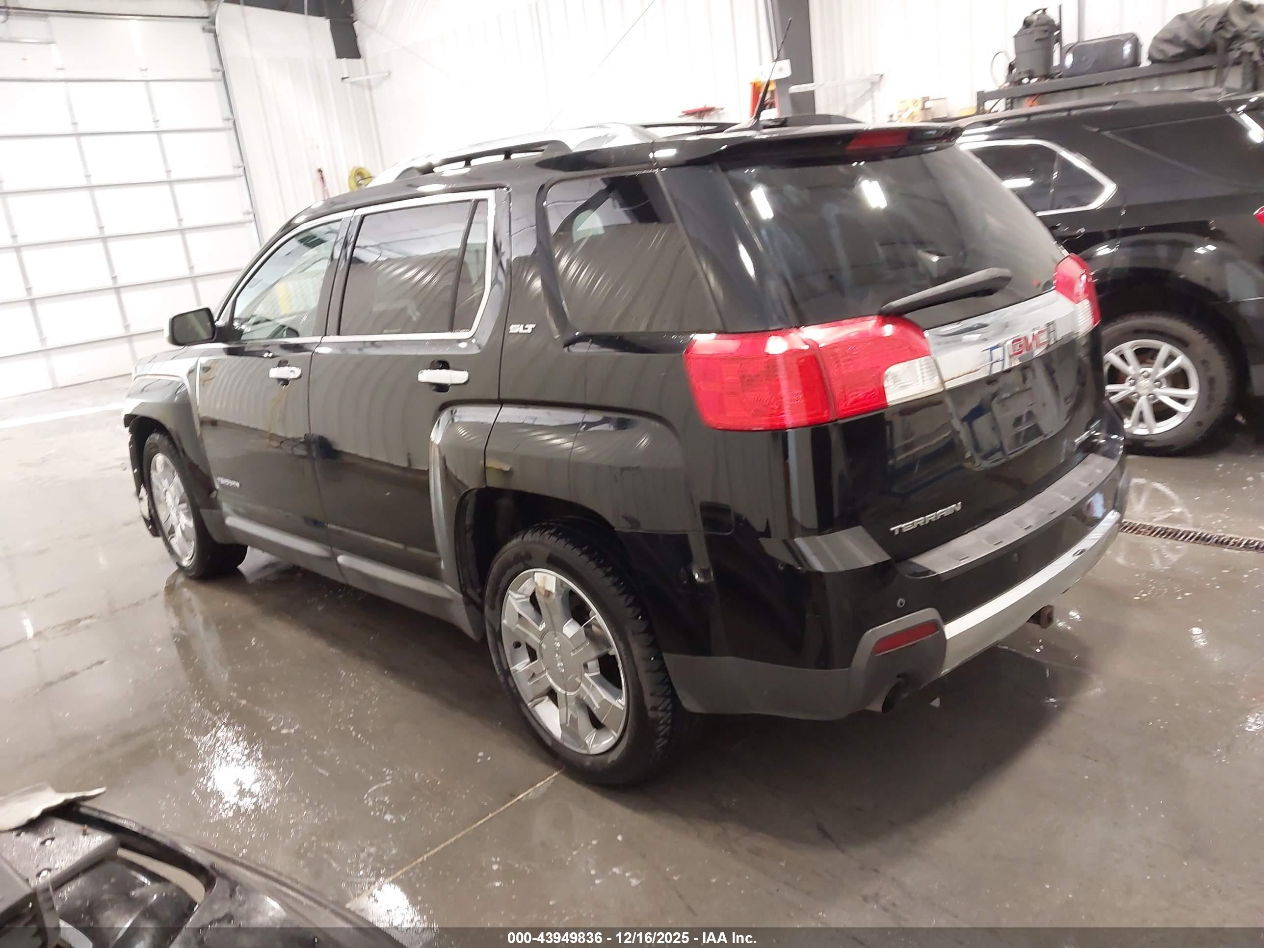 GMC TERRAIN image 3