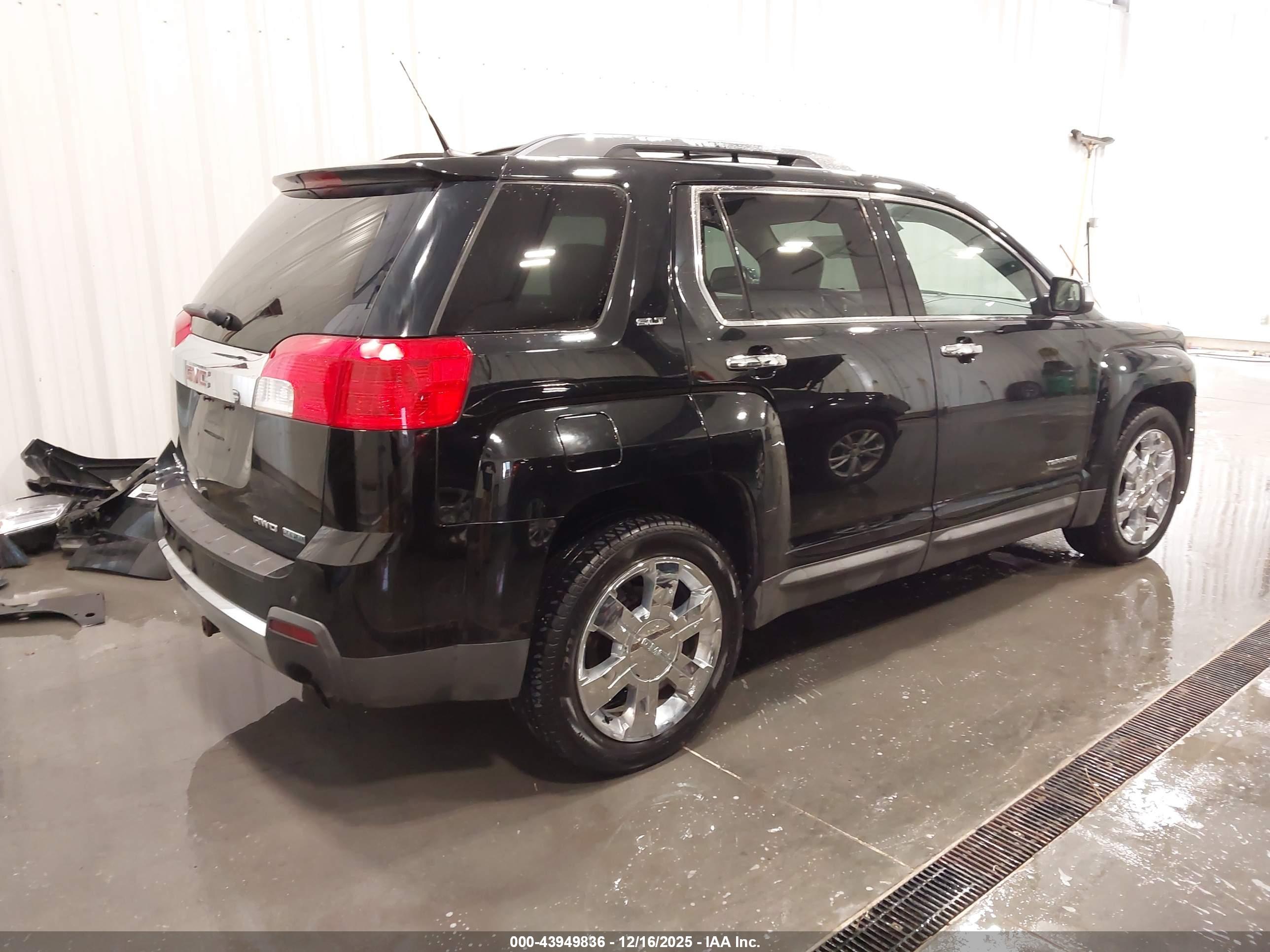 GMC TERRAIN image 4