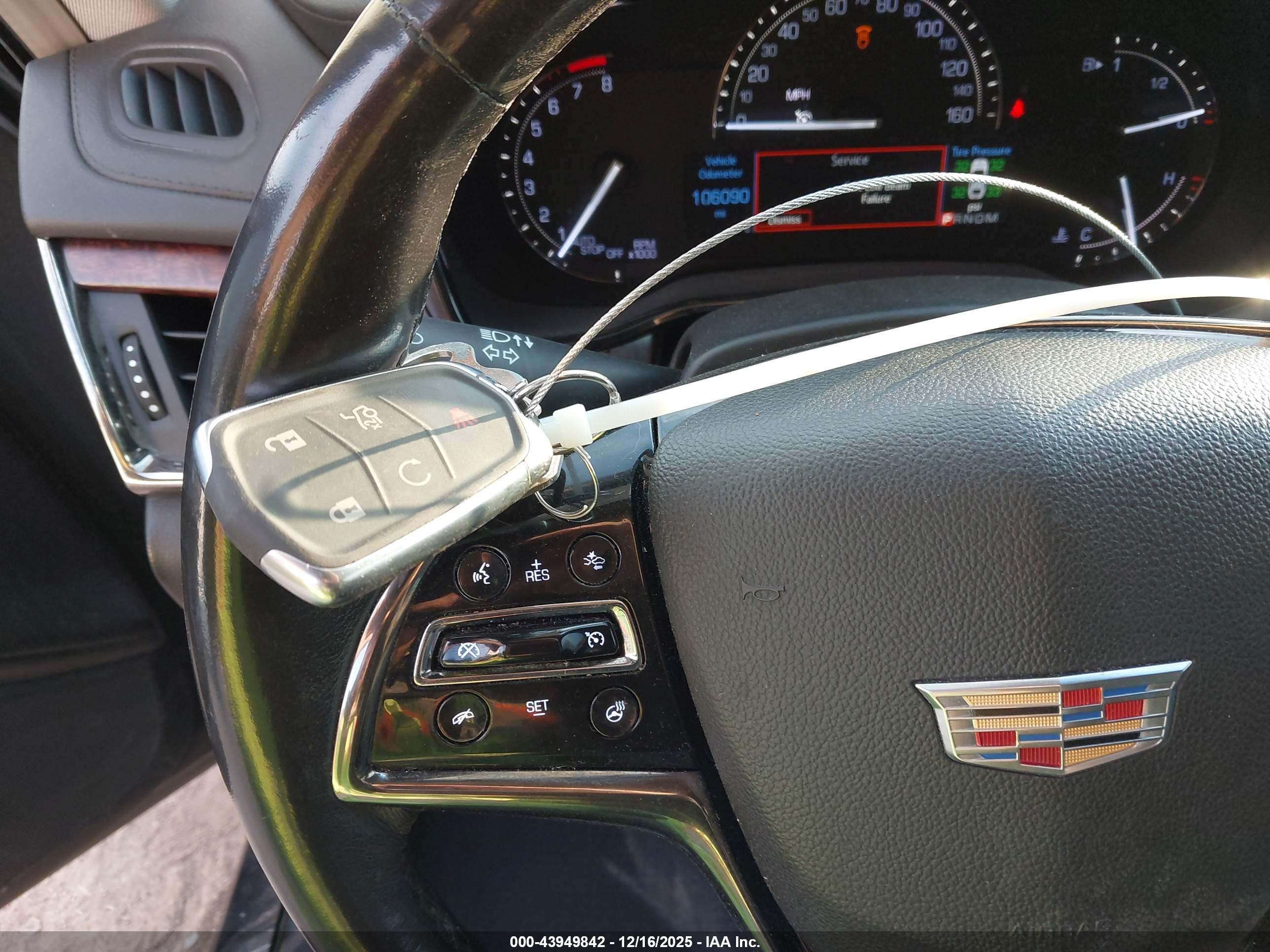 CADILLAC CTS image 11