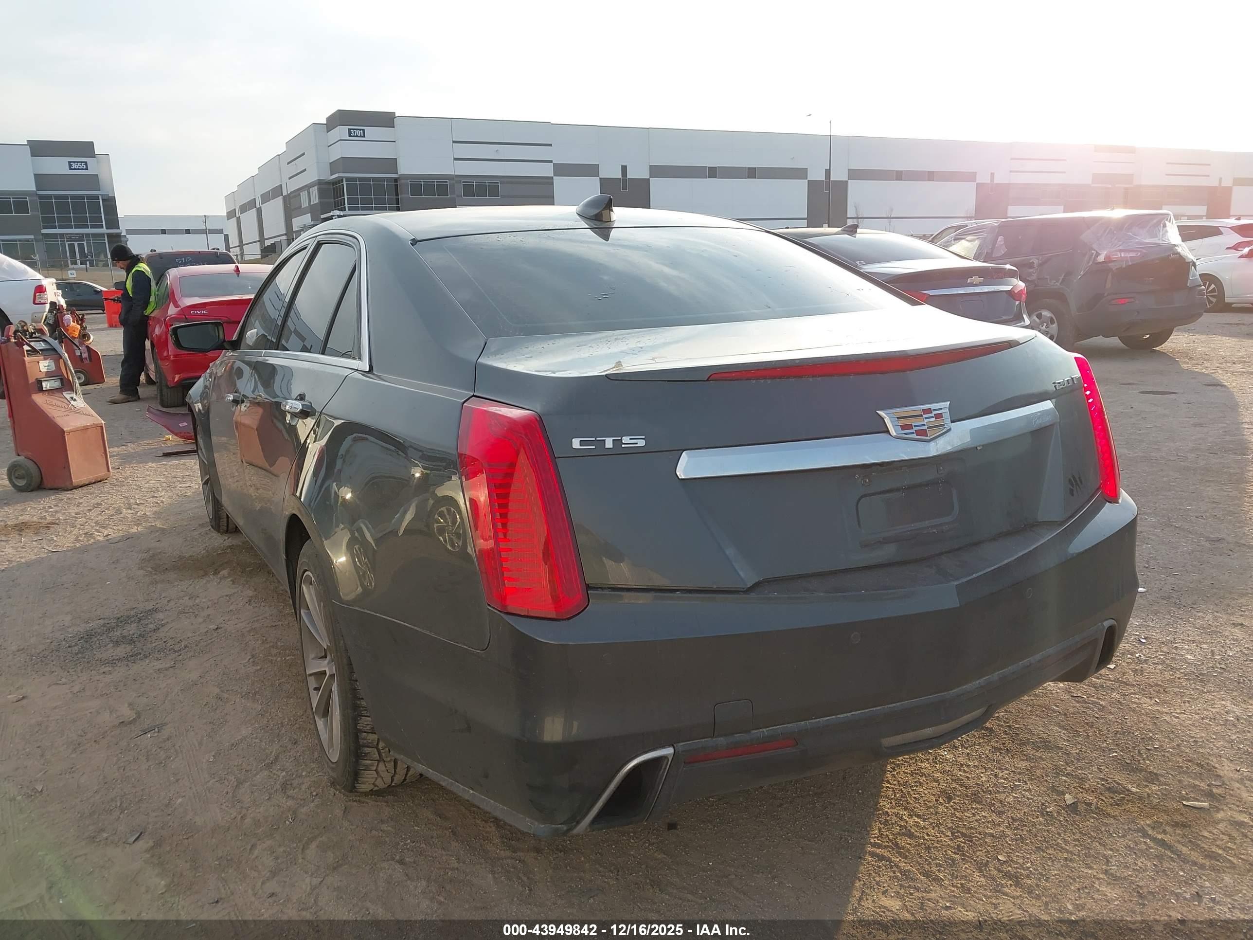 CADILLAC CTS image 3