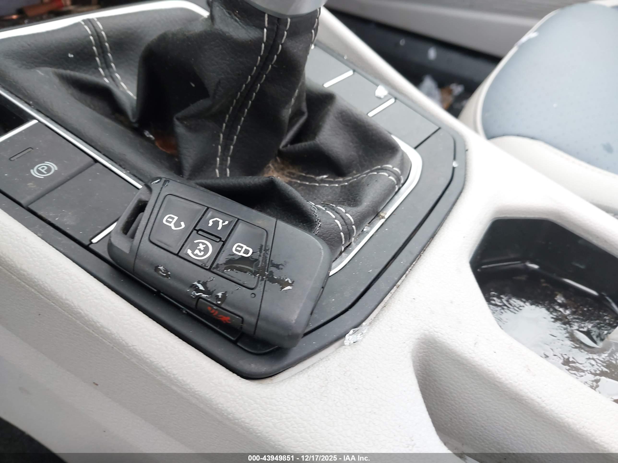 VOLKSWAGEN JETTA image 11