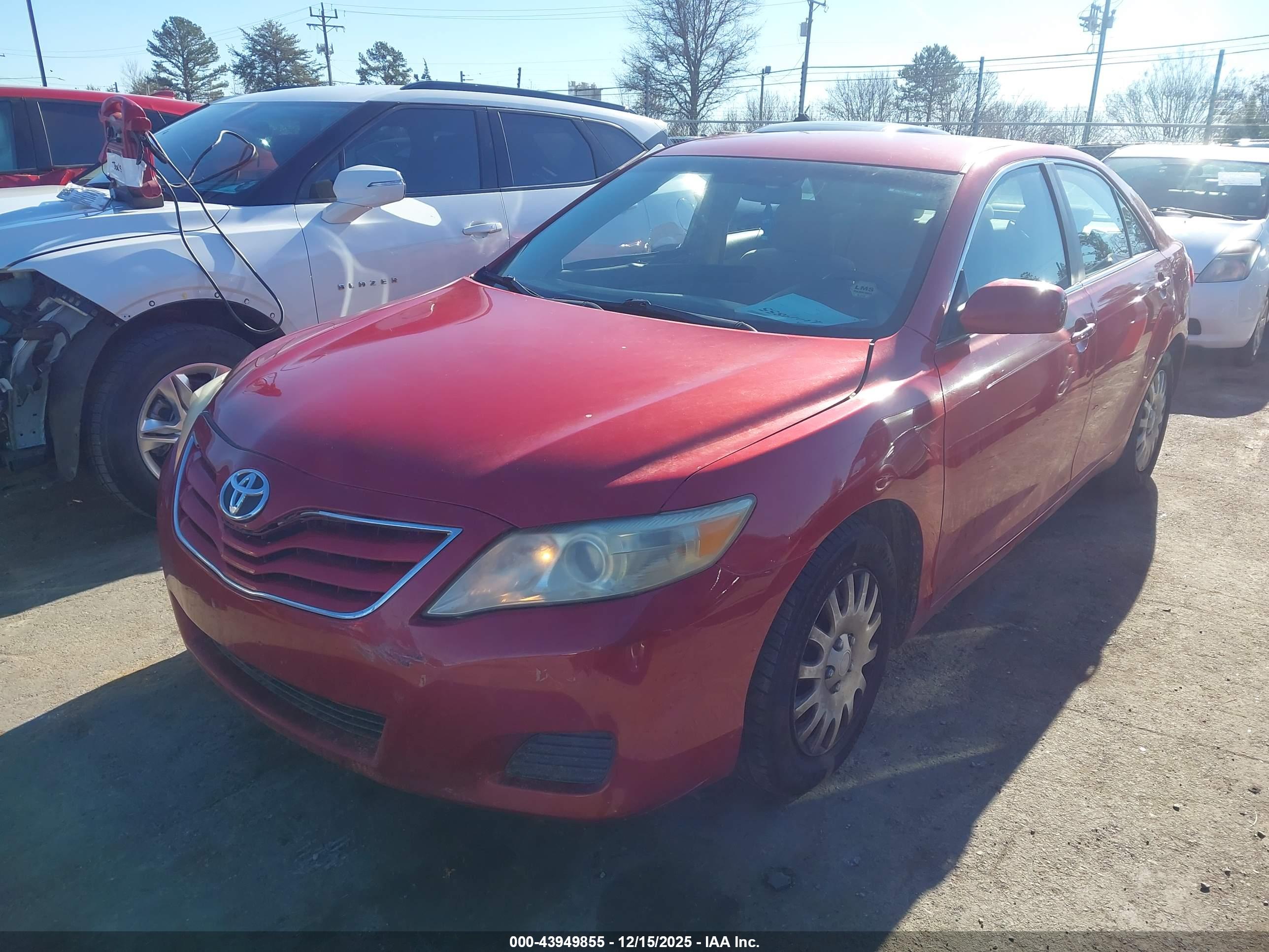 TOYOTA CAMRY image 2