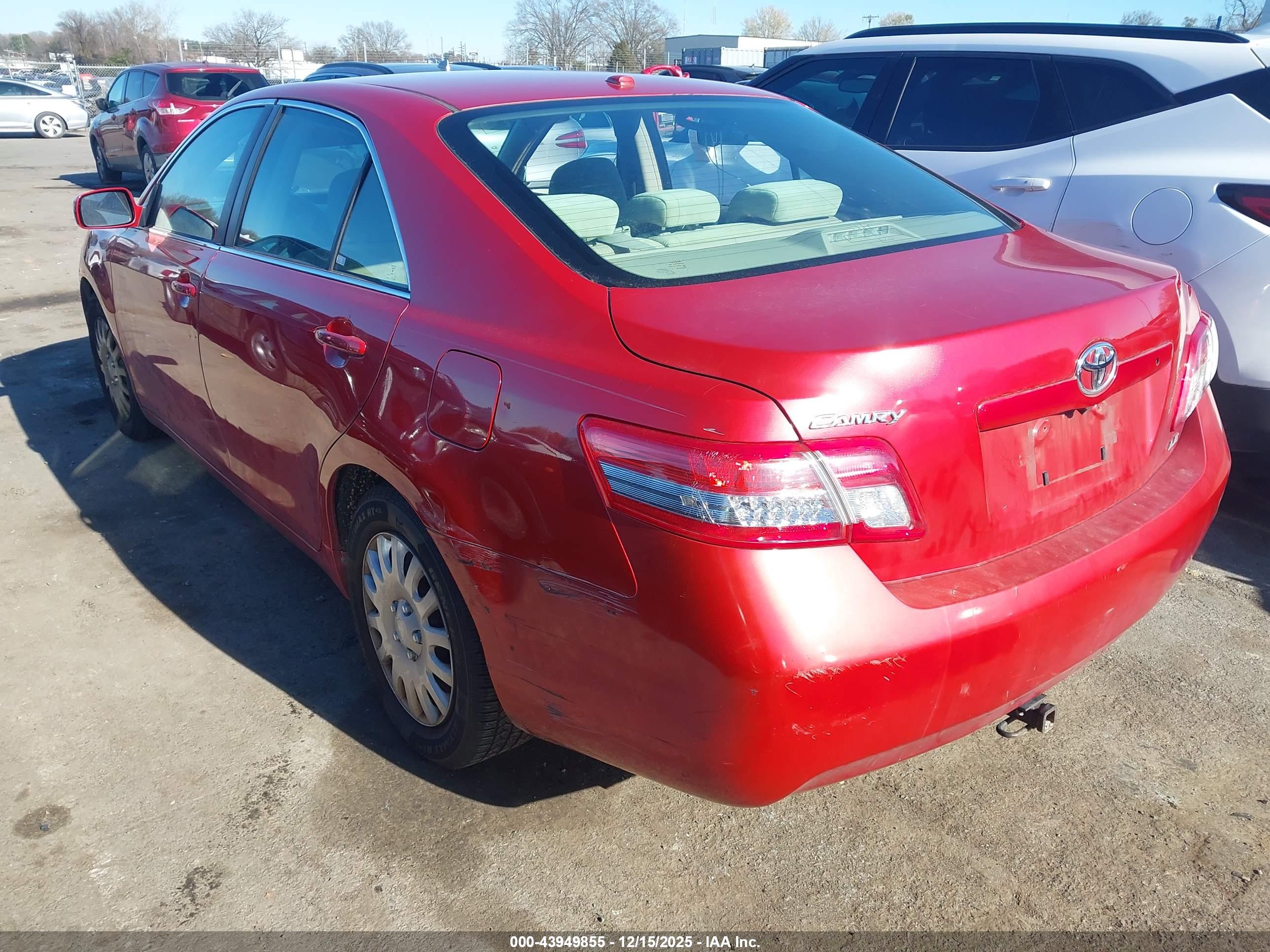 TOYOTA CAMRY image 3