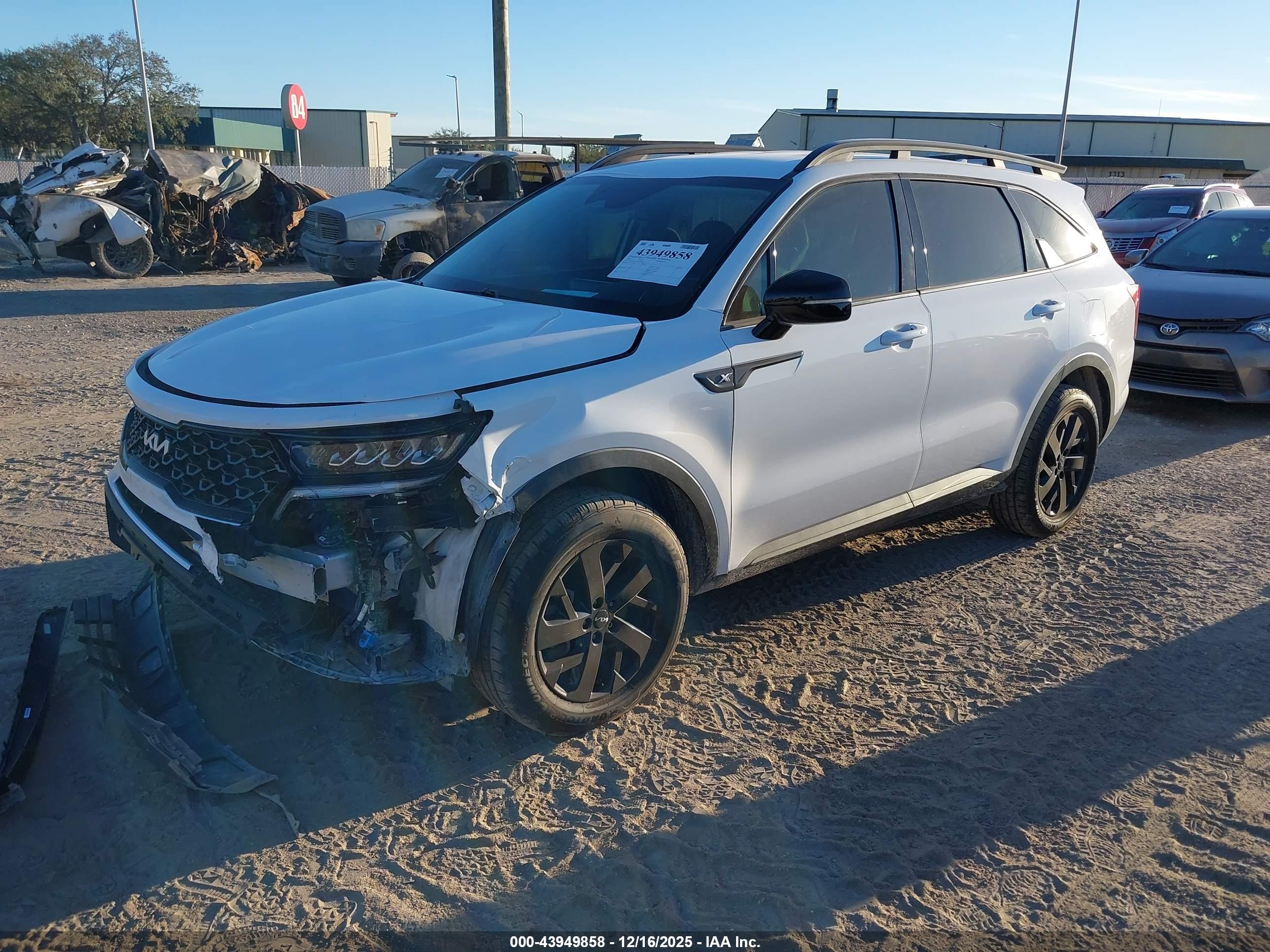 KIA SORENTO image 2