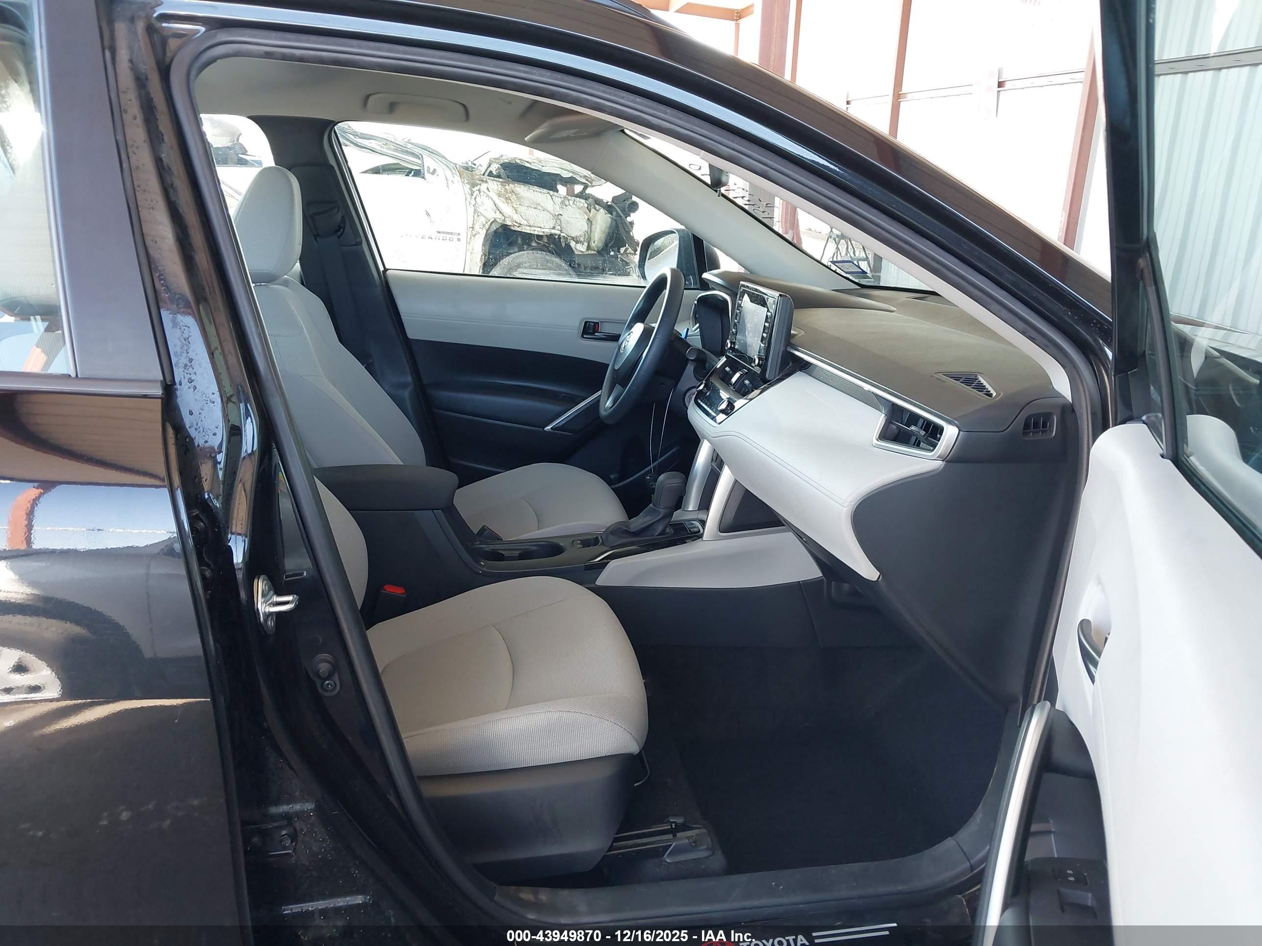 TOYOTA COROLLA image 5